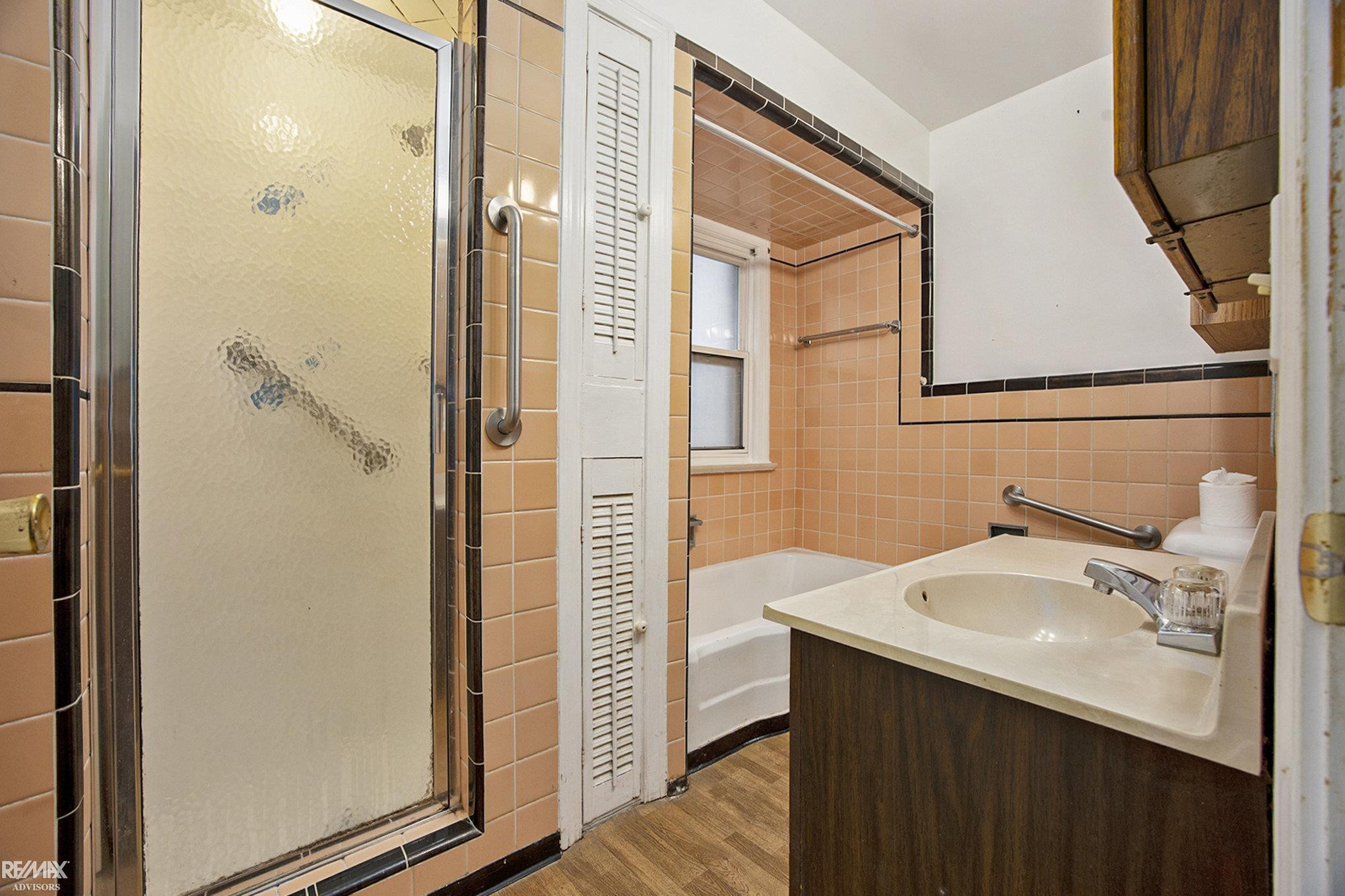 8014 Anchor Bay Dr Drive, MI 48001 — Photo 33