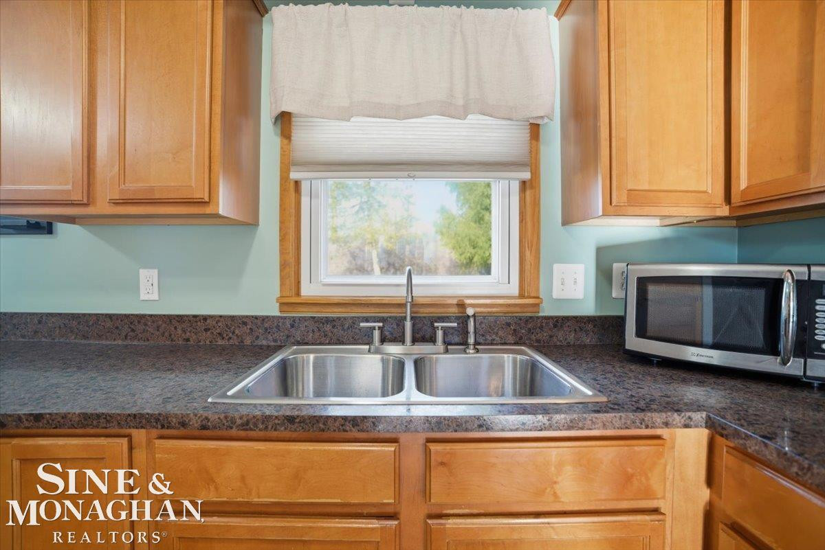 50 Carolina Avenue, Marysville, MI 48040 — Photo 10