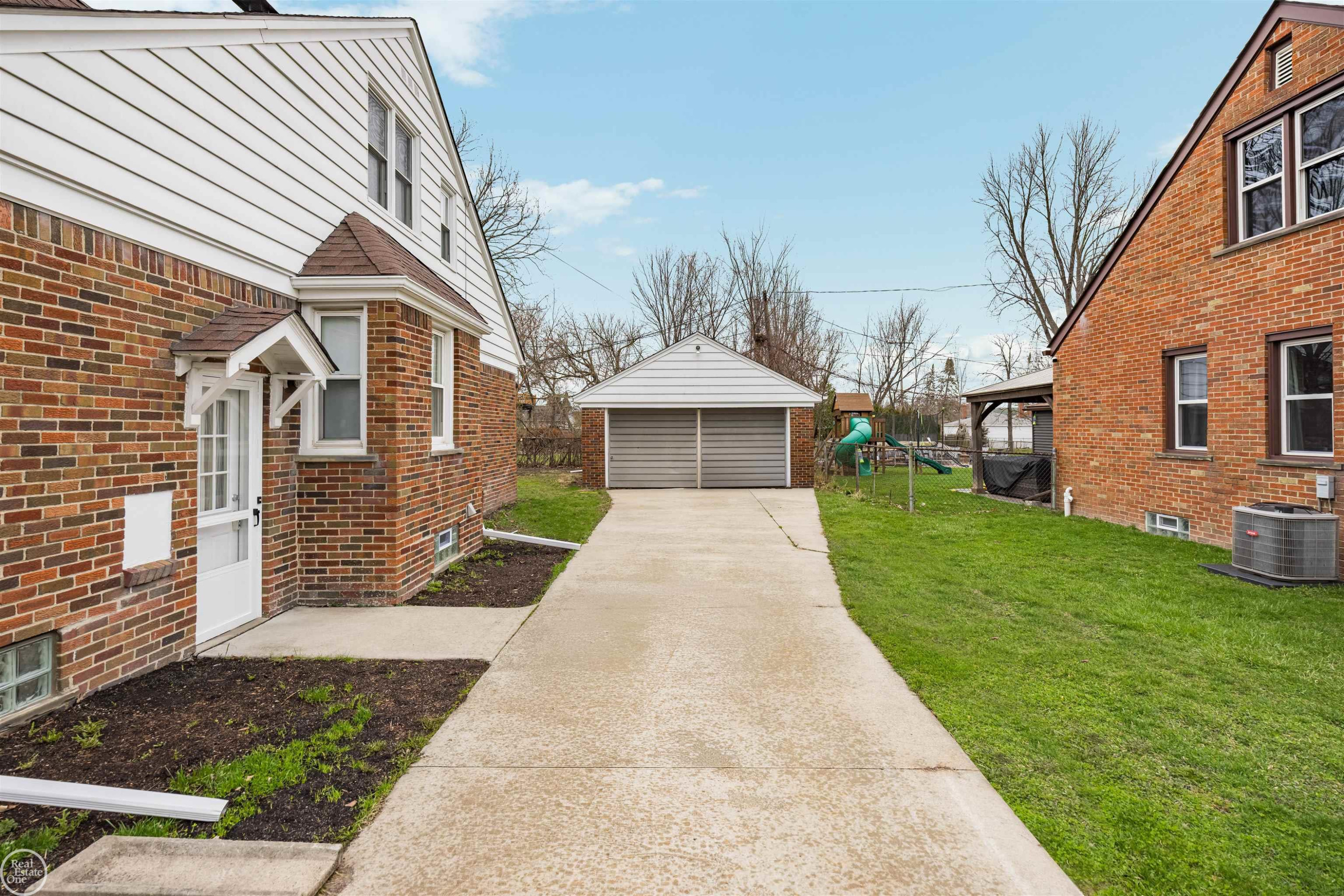 18239 Glendale Street, Roseville, MI 48066 — Photo 2