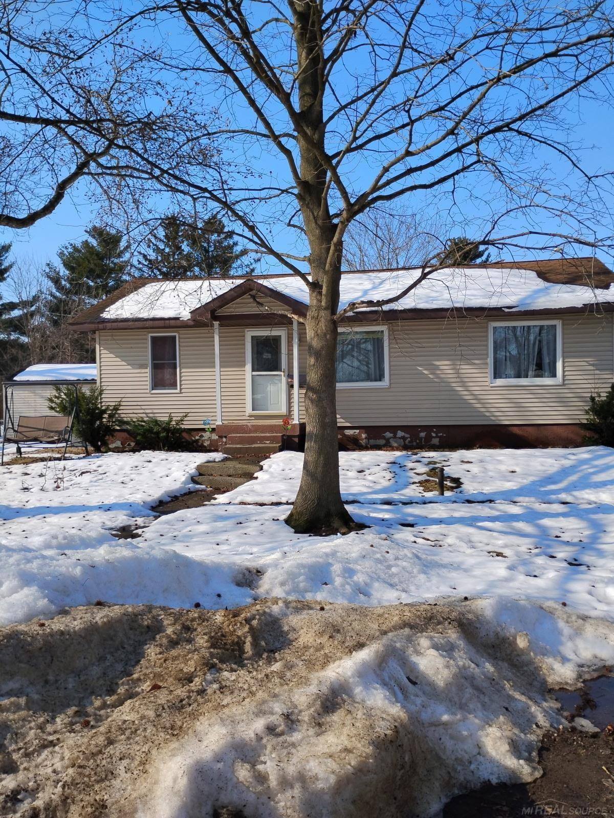 1989 Baldwin Drive, Niles, MI 49120 — front exterior