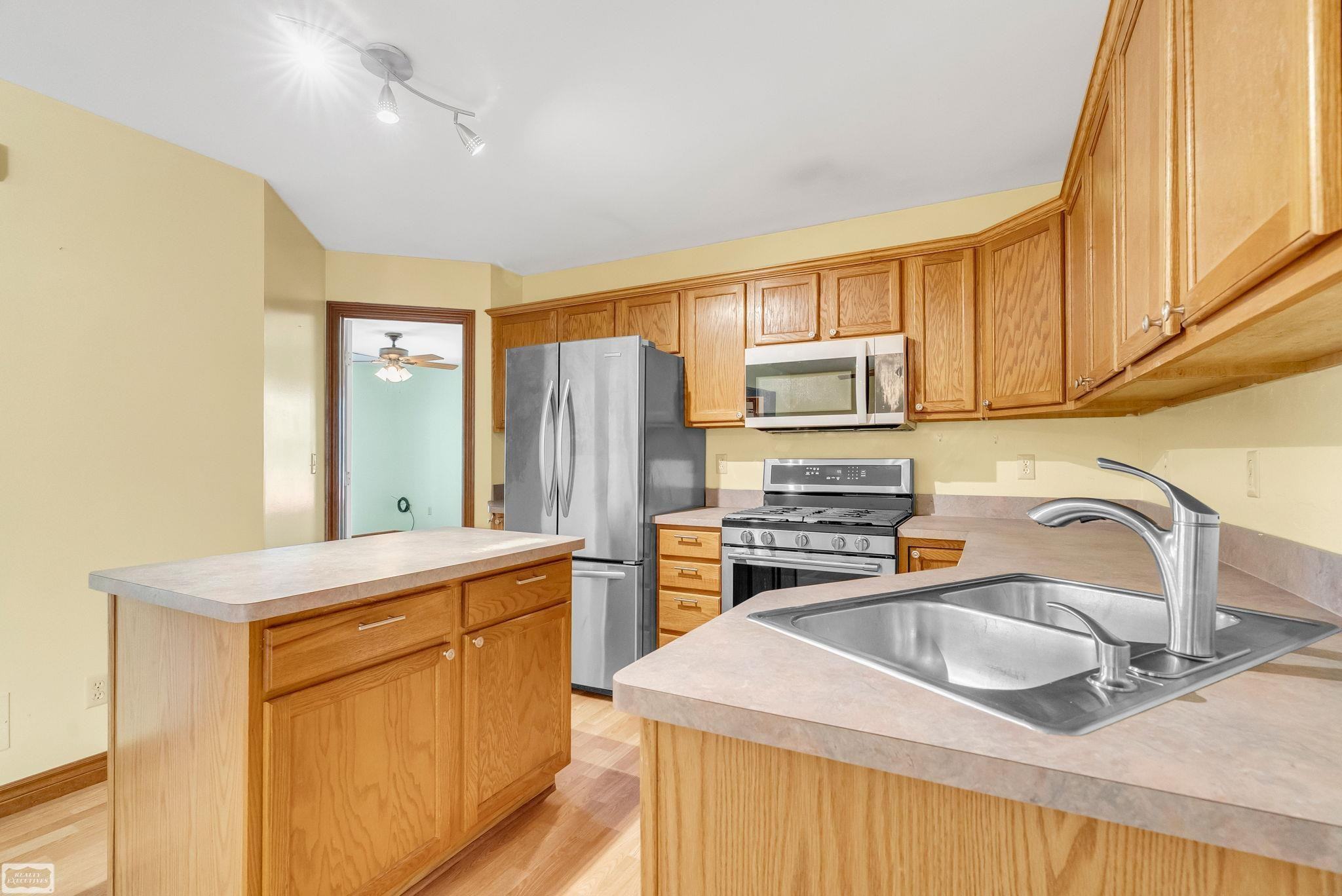 3549 Krafft Road, MI 48059 — Photo 10