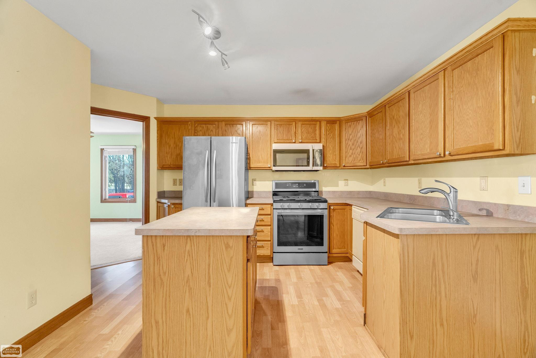 3549 Krafft Road, MI 48059 — Photo 11