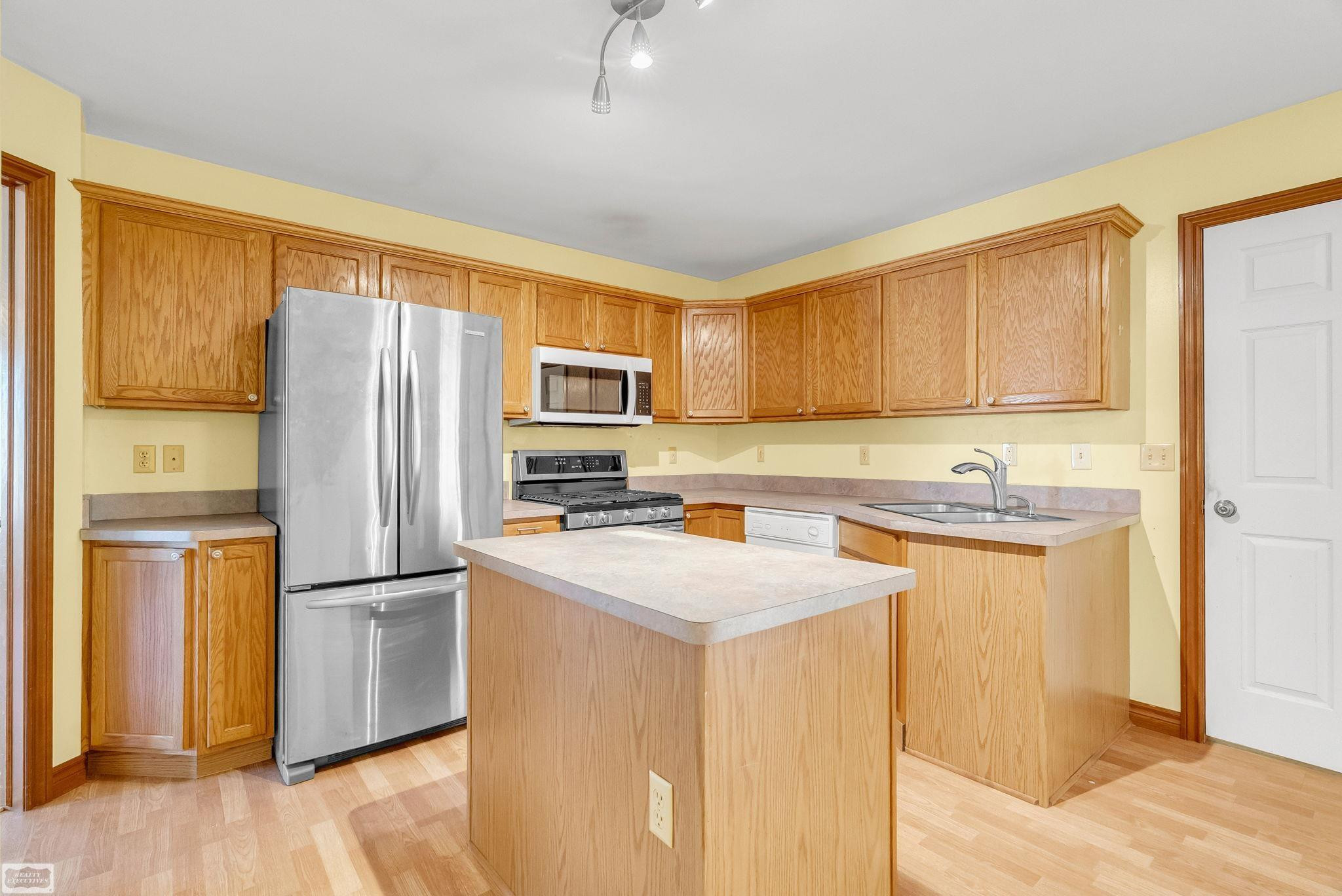 3549 Krafft Road, MI 48059 — Photo 12
