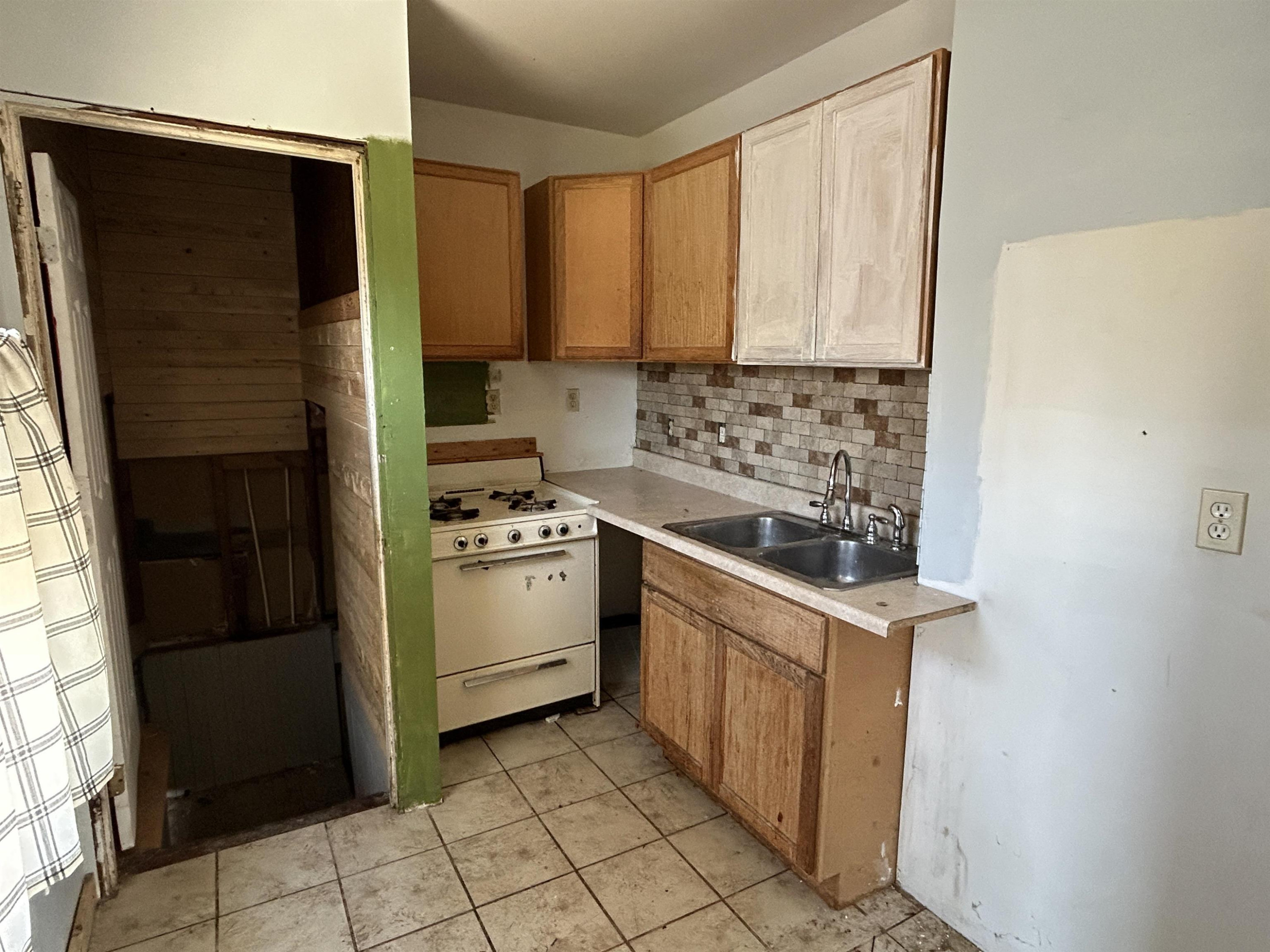 2291 Kenneth Street, Burton, MI 48529 — Photo 6