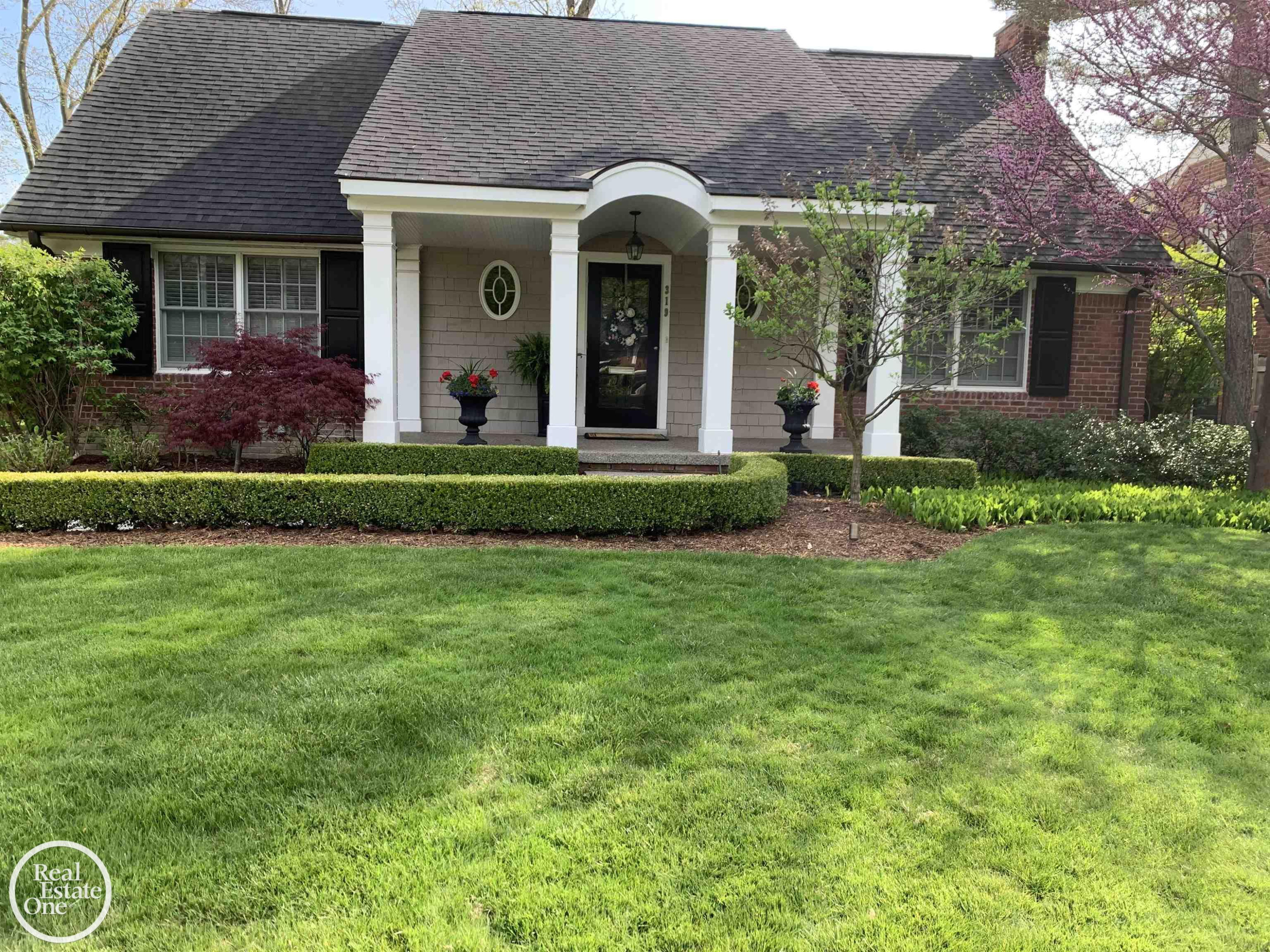 319 Cloverly Road, Grosse Pointe Farms, MI 48236 — front exterior
