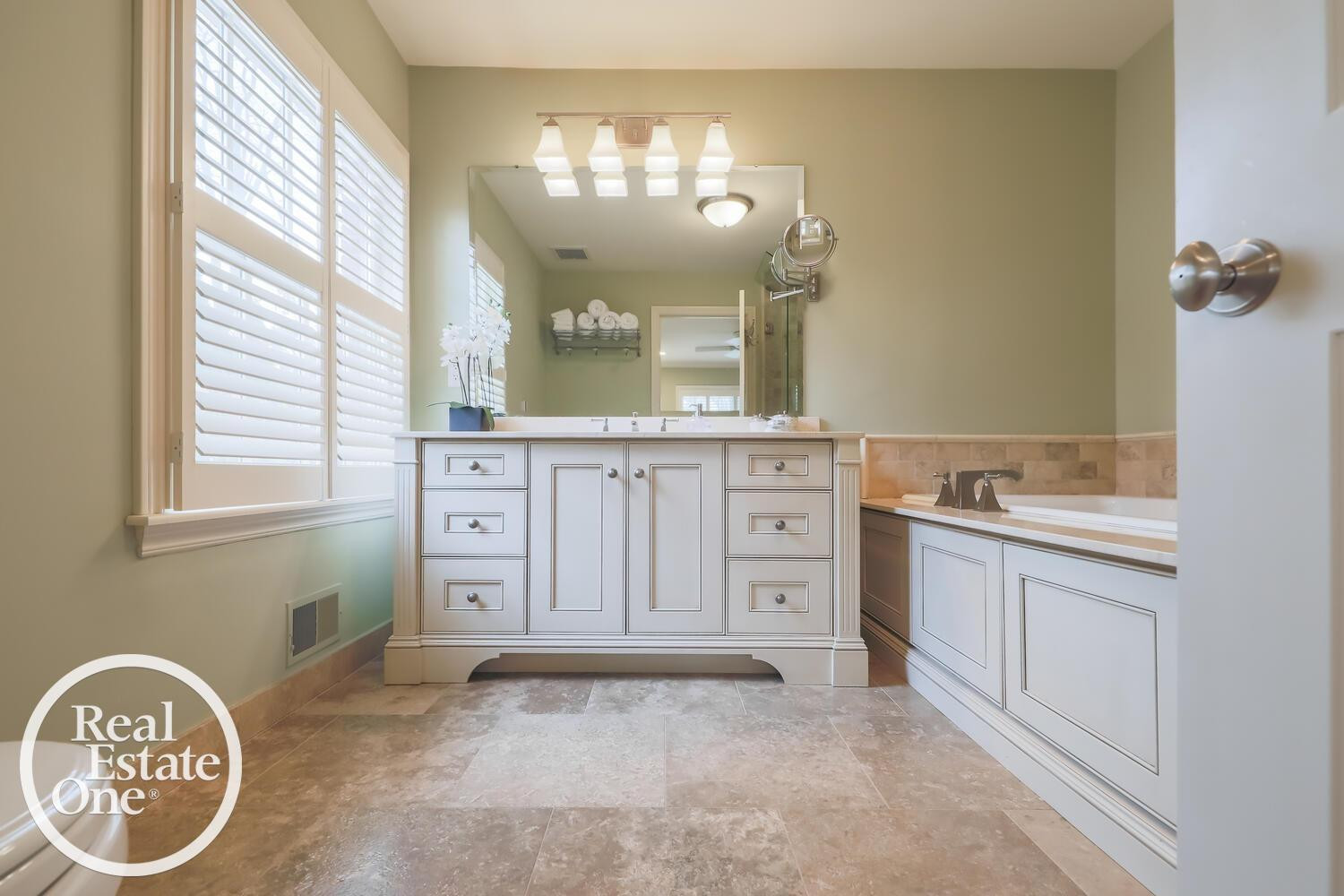 319 Cloverly Road, Grosse Pointe Farms, MI 48236 — Photo 26