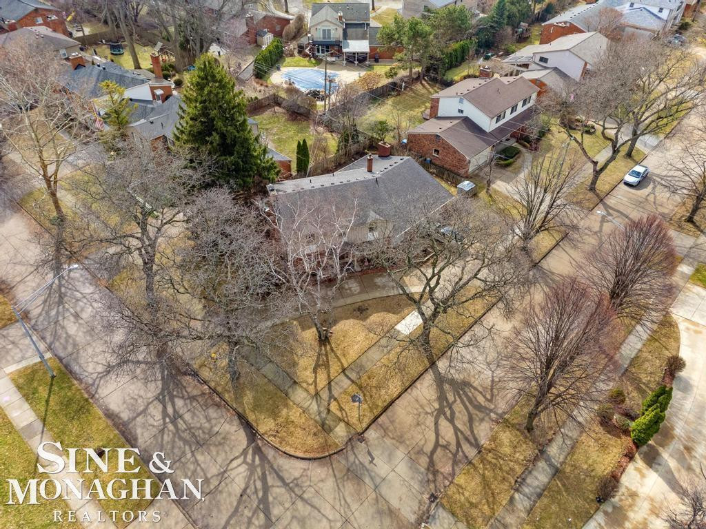 715 Pear Tree Lane, Grosse Pointe Woods, MI 48236 — Photo 58