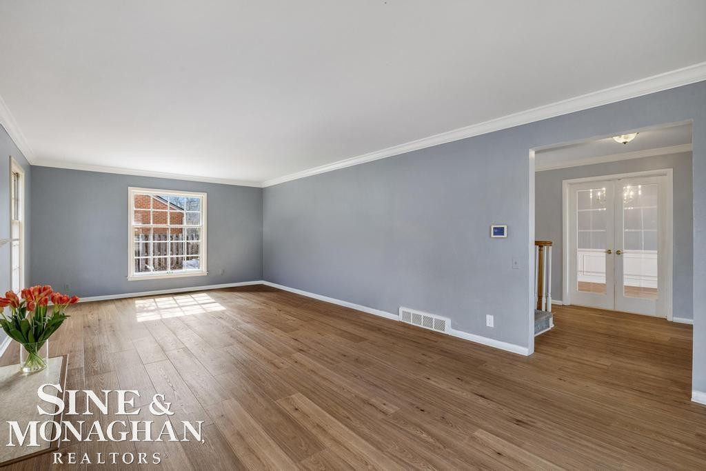 715 Pear Tree Lane, Grosse Pointe Woods, MI 48236 — Photo 6