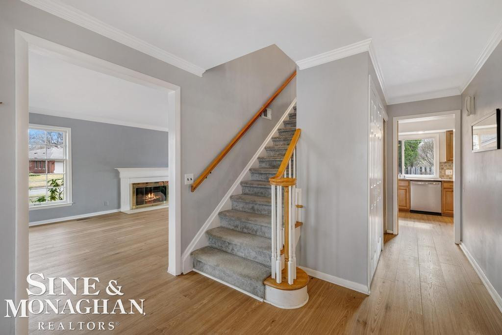 715 Pear Tree Lane, Grosse Pointe Woods, MI 48236 — Photo 8
