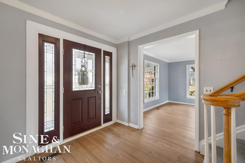 715 Pear Tree Lane, Grosse Pointe Woods, MI 48236 — Photo 9