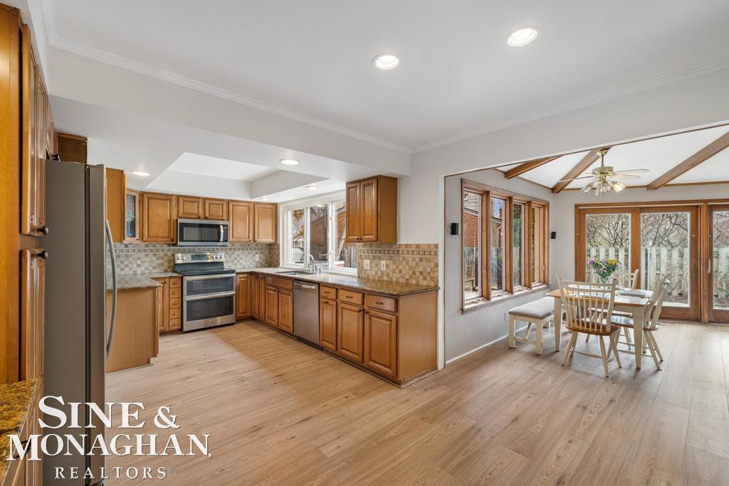 715 Pear Tree Lane, Grosse Pointe Woods, MI 48236 — Photo 10