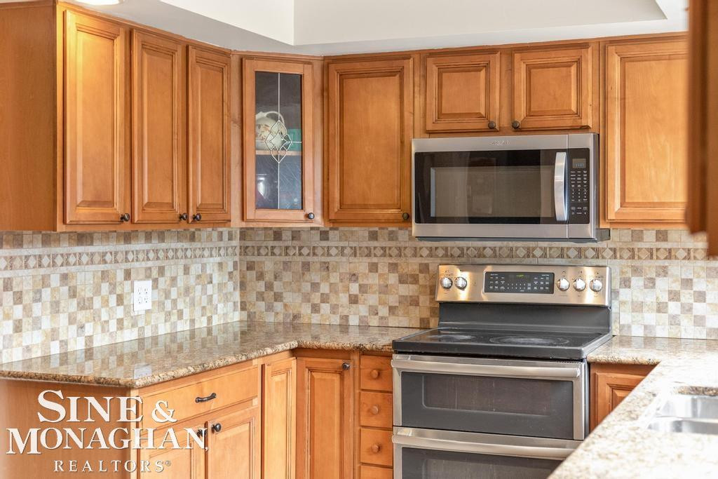 715 Pear Tree Lane, Grosse Pointe Woods, MI 48236 — Photo 14