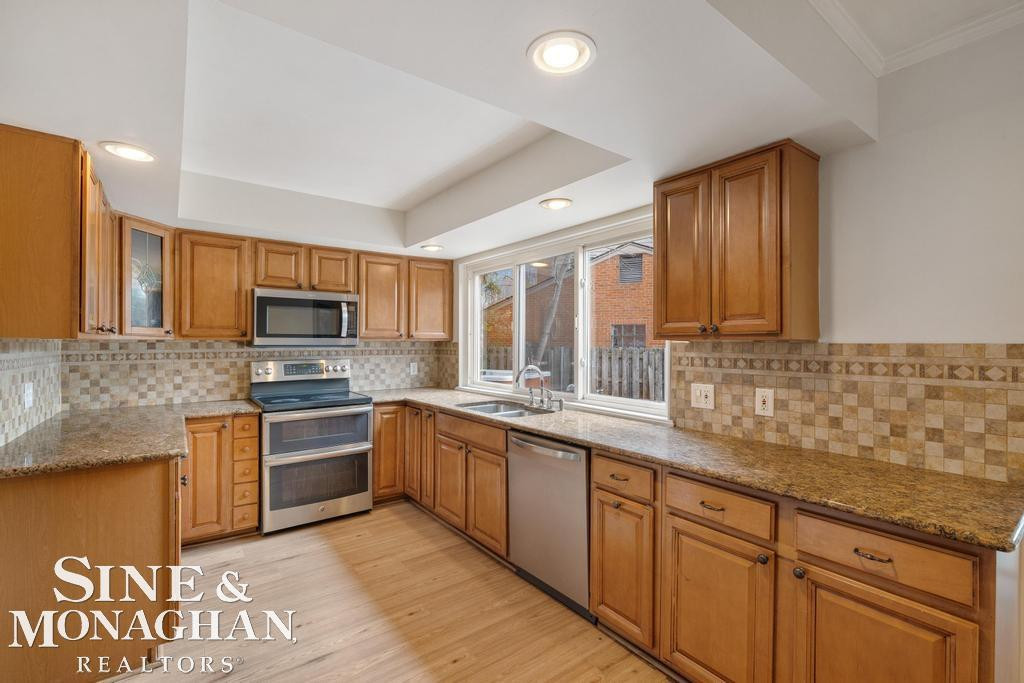 715 Pear Tree Lane, Grosse Pointe Woods, MI 48236 — Photo 15