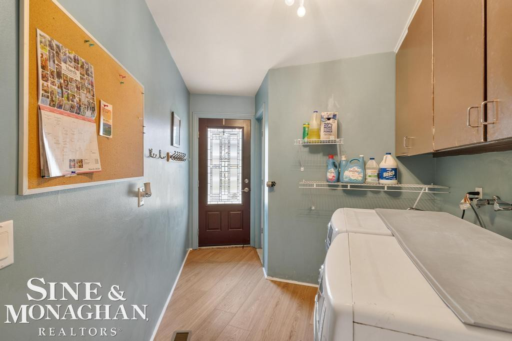 715 Pear Tree Lane, Grosse Pointe Woods, MI 48236 — Photo 23