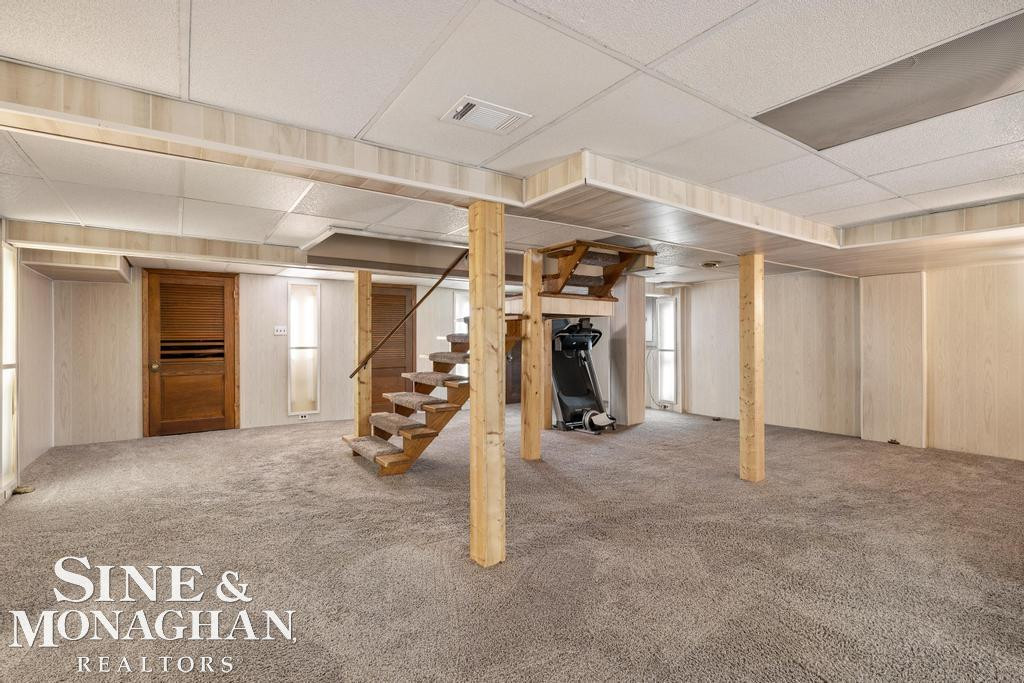 715 Pear Tree Lane, Grosse Pointe Woods, MI 48236 — Photo 37