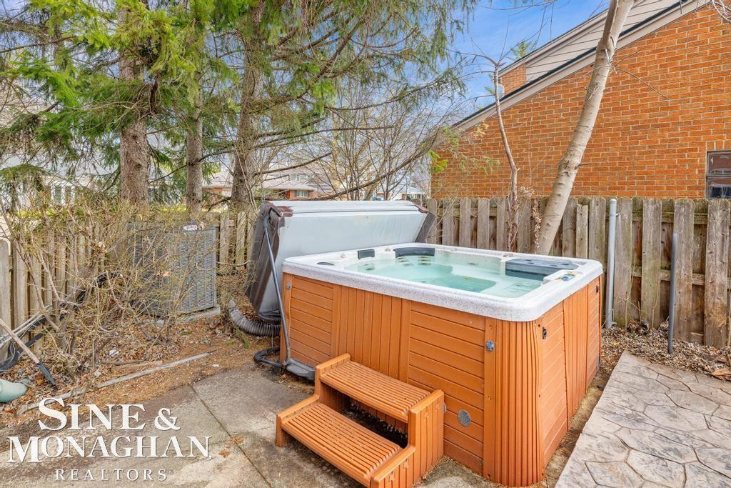 715 Pear Tree Lane, Grosse Pointe Woods, MI 48236 — Photo 40