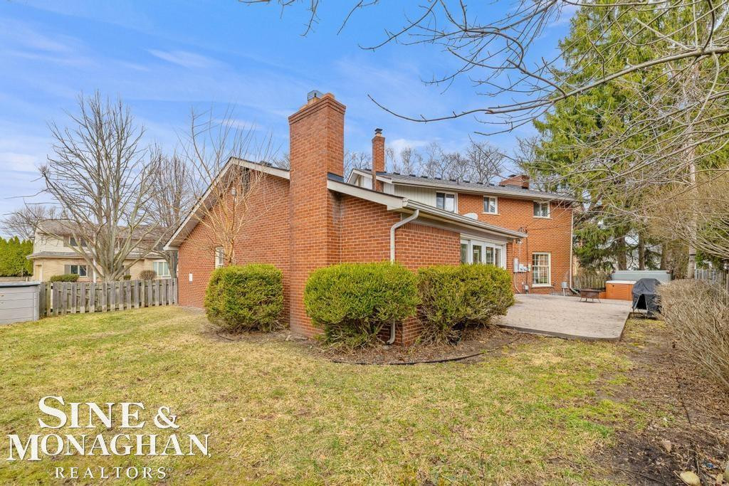 715 Pear Tree Lane, Grosse Pointe Woods, MI 48236 — Photo 41