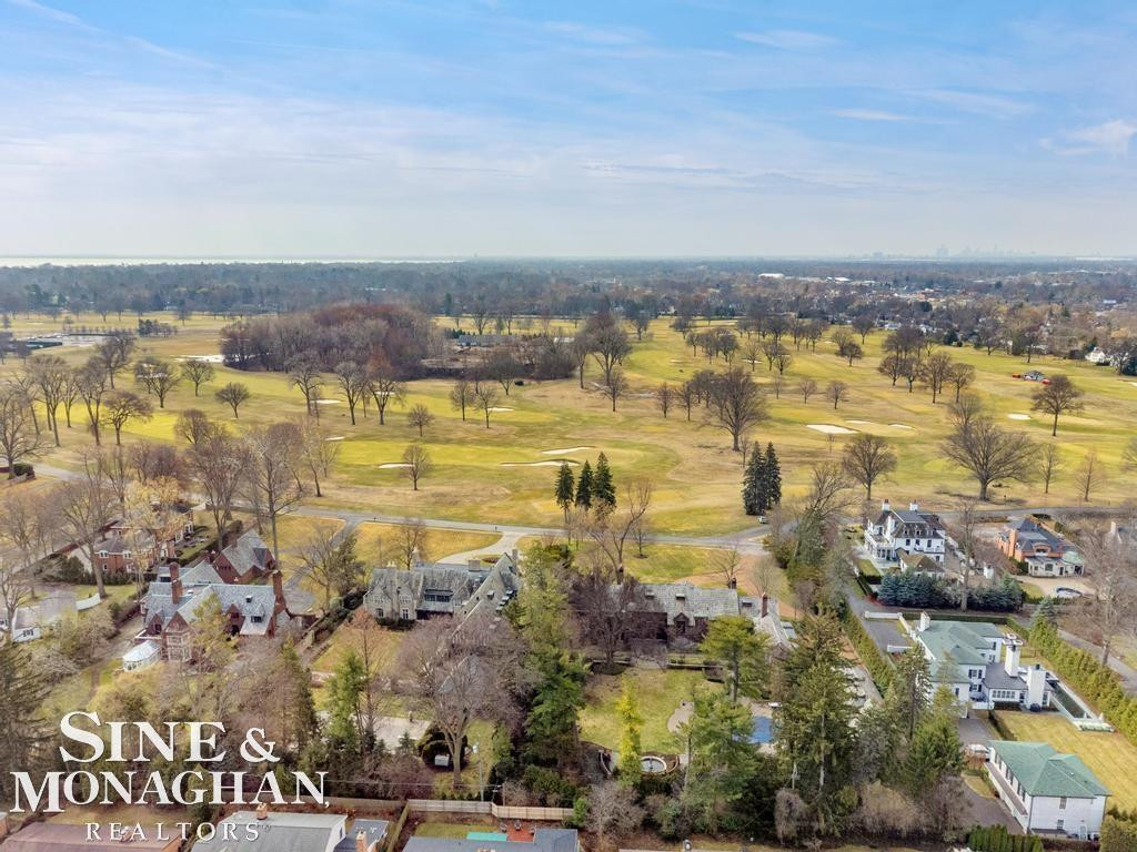715 Pear Tree Lane, Grosse Pointe Woods, MI 48236 — Photo 54
