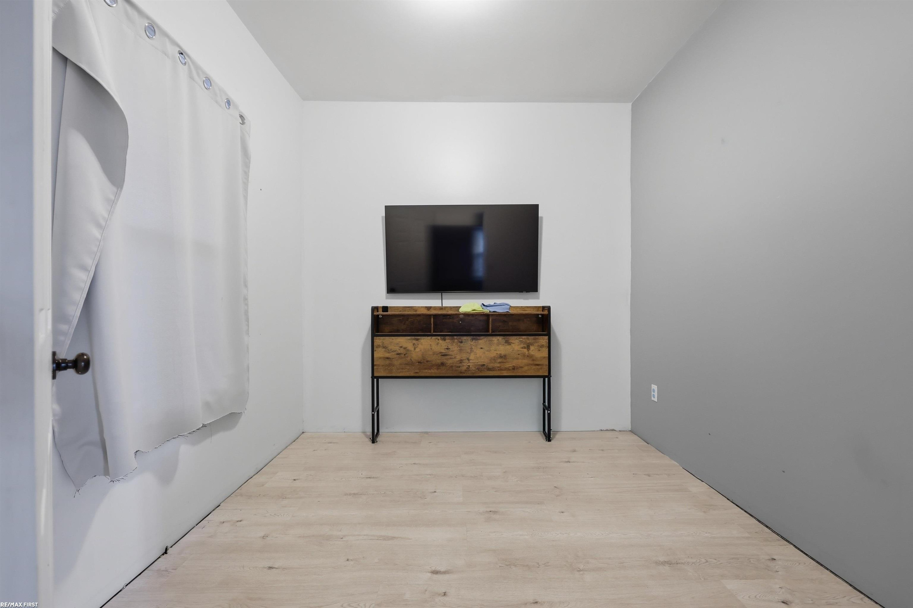 24236 Melrose Avenue, Eastpointe, MI 48021 — Photo 5