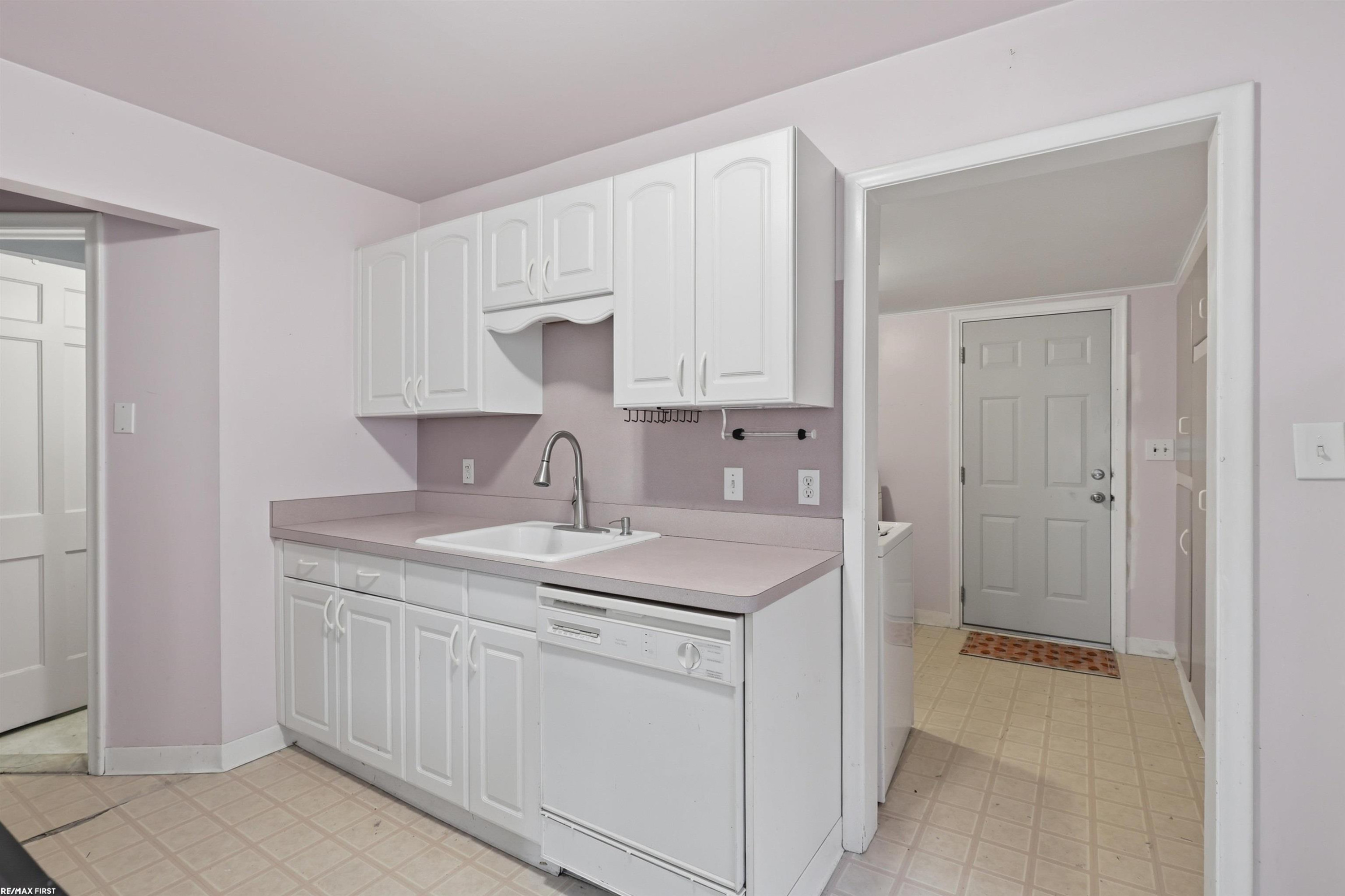 24236 Melrose Avenue, Eastpointe, MI 48021 — Photo 12