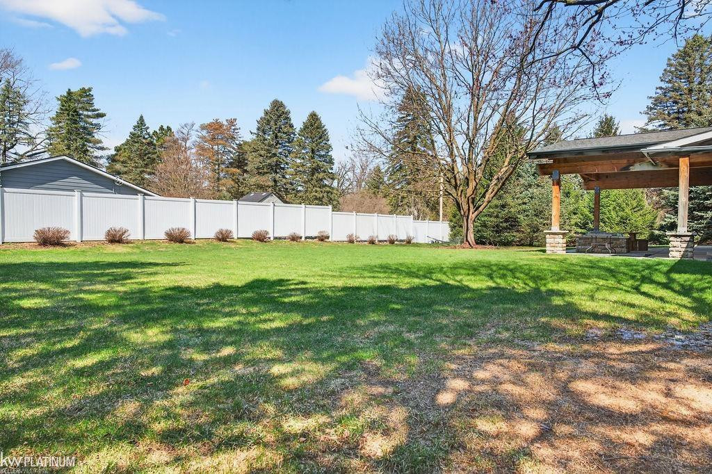 10516 Green Road, MI — Photo 16