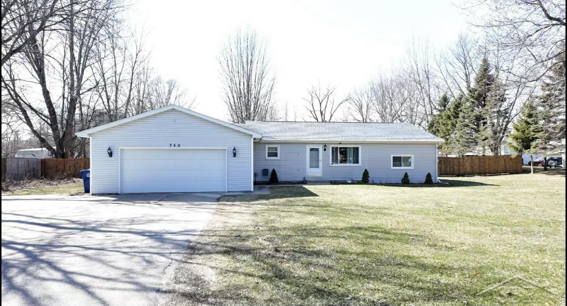 750 Lutzke Road, Saginaw, MI 48609 — front exterior