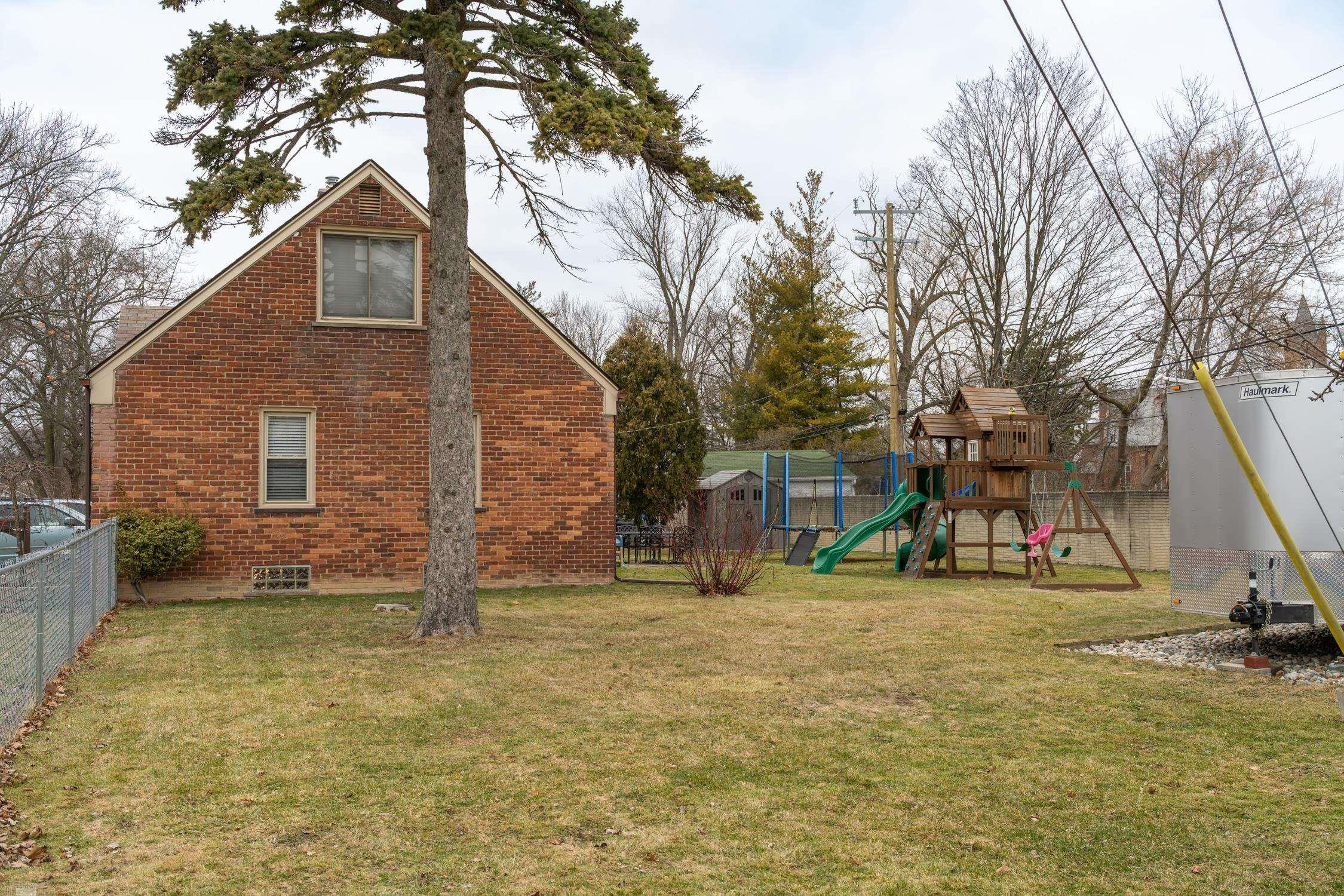 16605 Rosemary Street, Fraser, MI 48026 — Photo 35