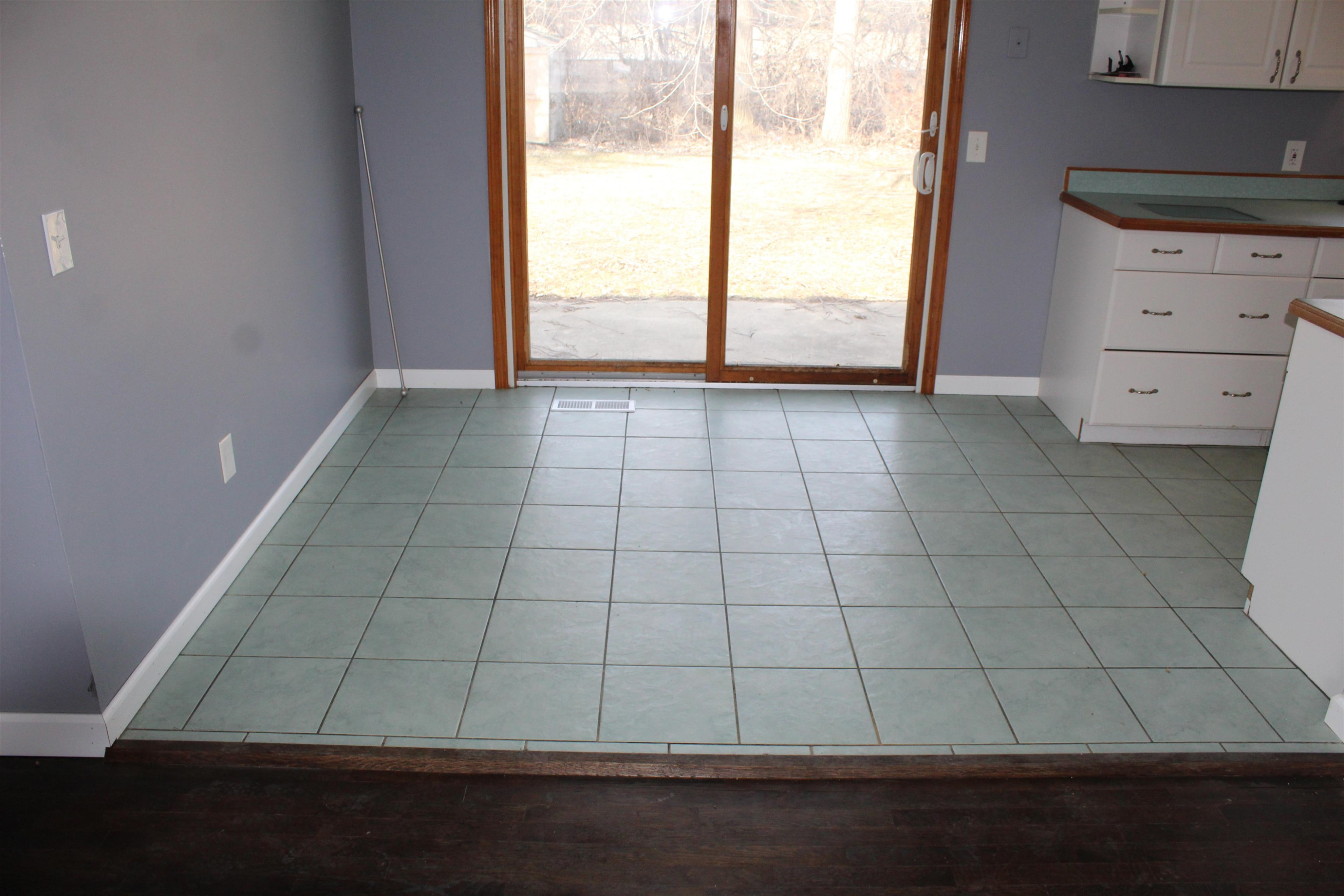 3509 Ridgecliffe Drive, Flint, MI 48532 — Photo 8