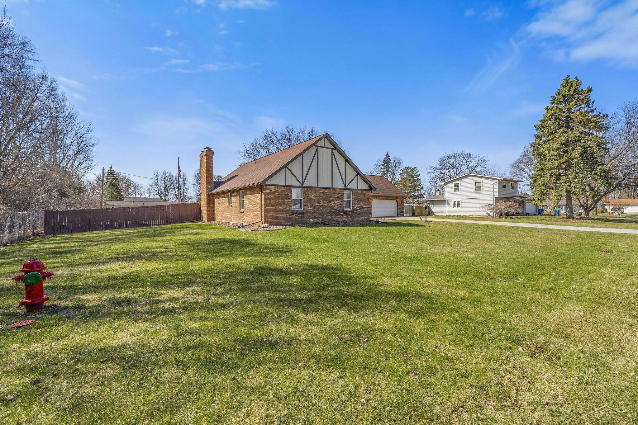 1815 Crescent Drive, Saginaw, MI 48604 — Photo 3