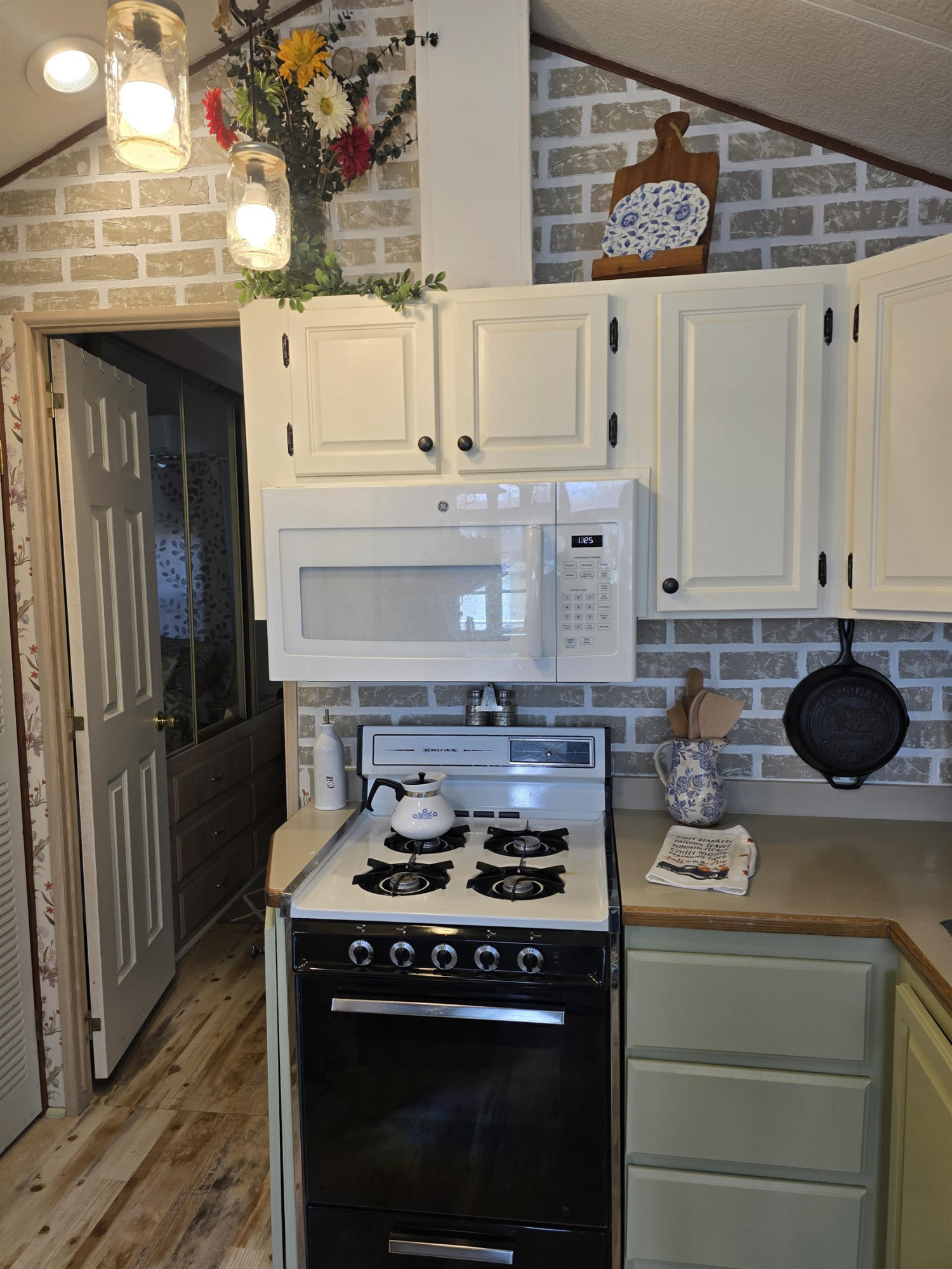 10001 Goodall #326 Road, #326, Durand, MI 48429 — Photo 15