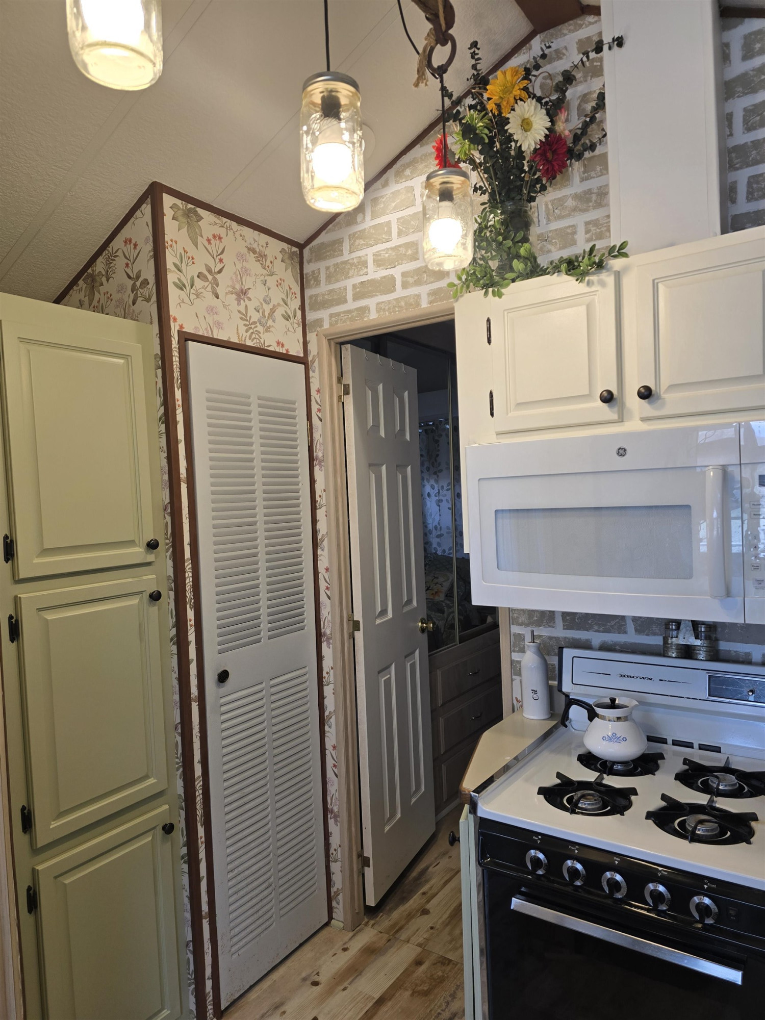 10001 Goodall #326 Road, #326, Durand, MI 48429 — Photo 16