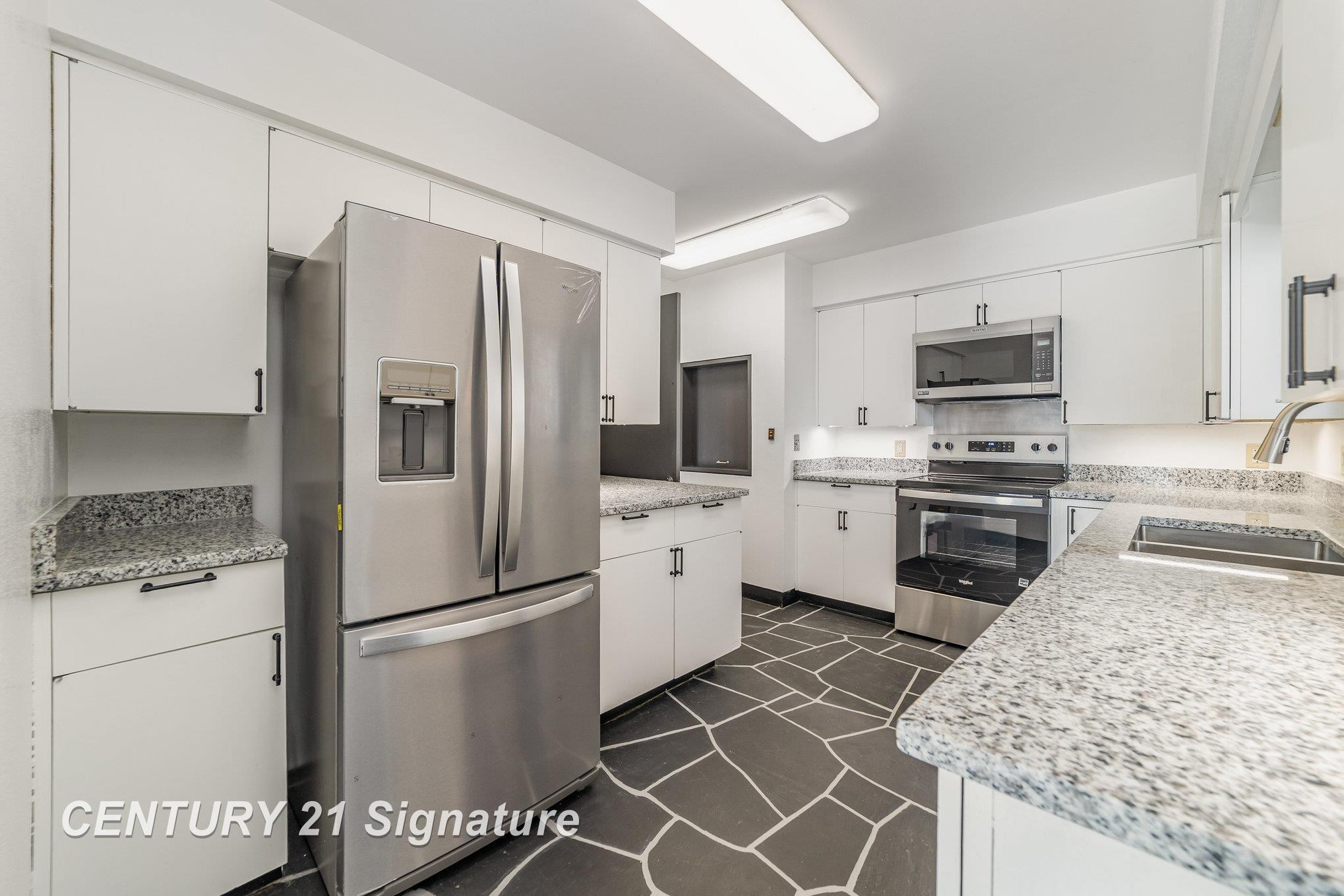 10363 Lakewood Drive, Saginaw, MI 48609 — Photo 12