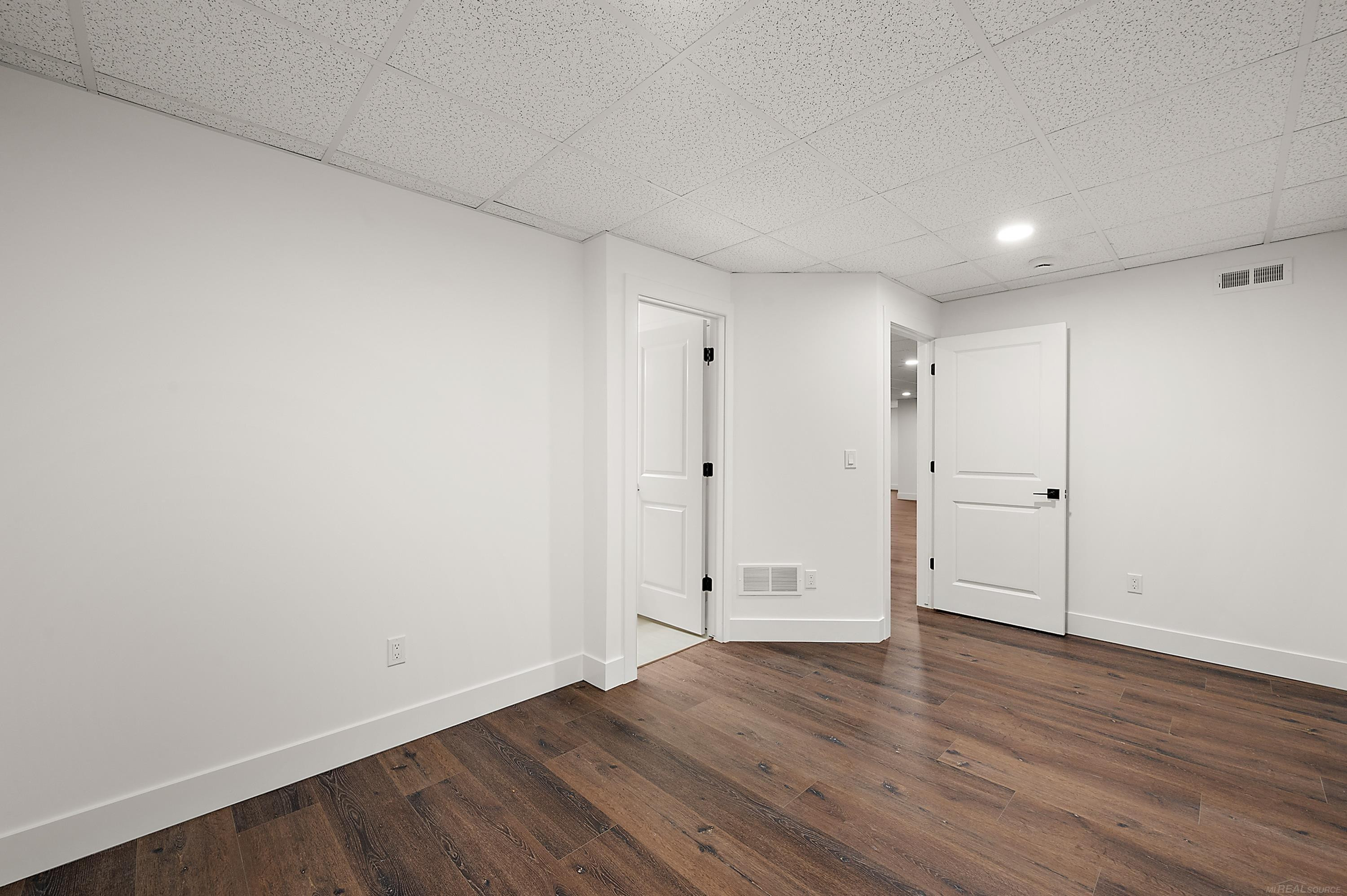 5926 Everton Avenue, Troy, MI 48085 — Photo 25
