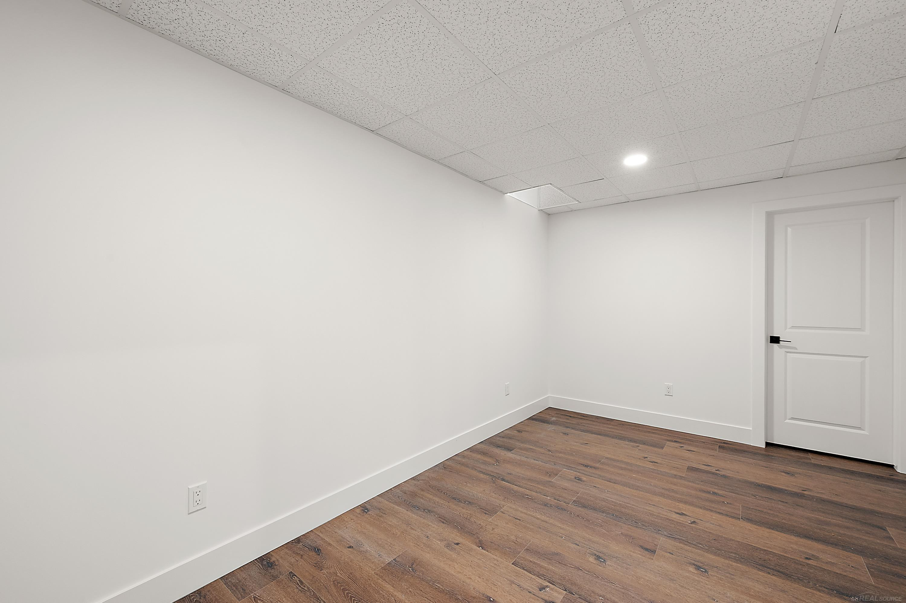 5926 Everton Avenue, Troy, MI 48085 — Photo 29
