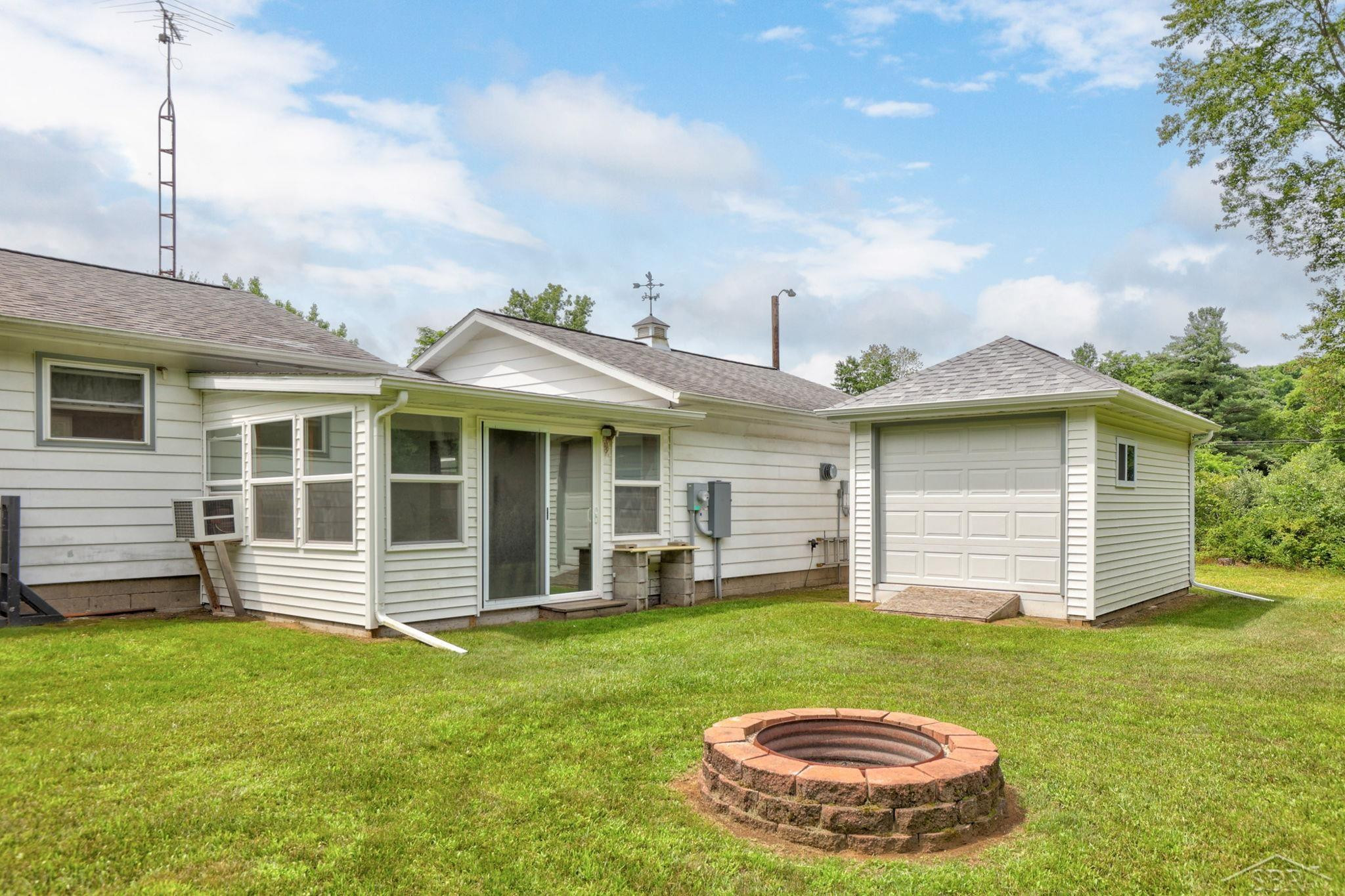3050 W Sanilac Road, Vassar, MI 48768 — Photo 4