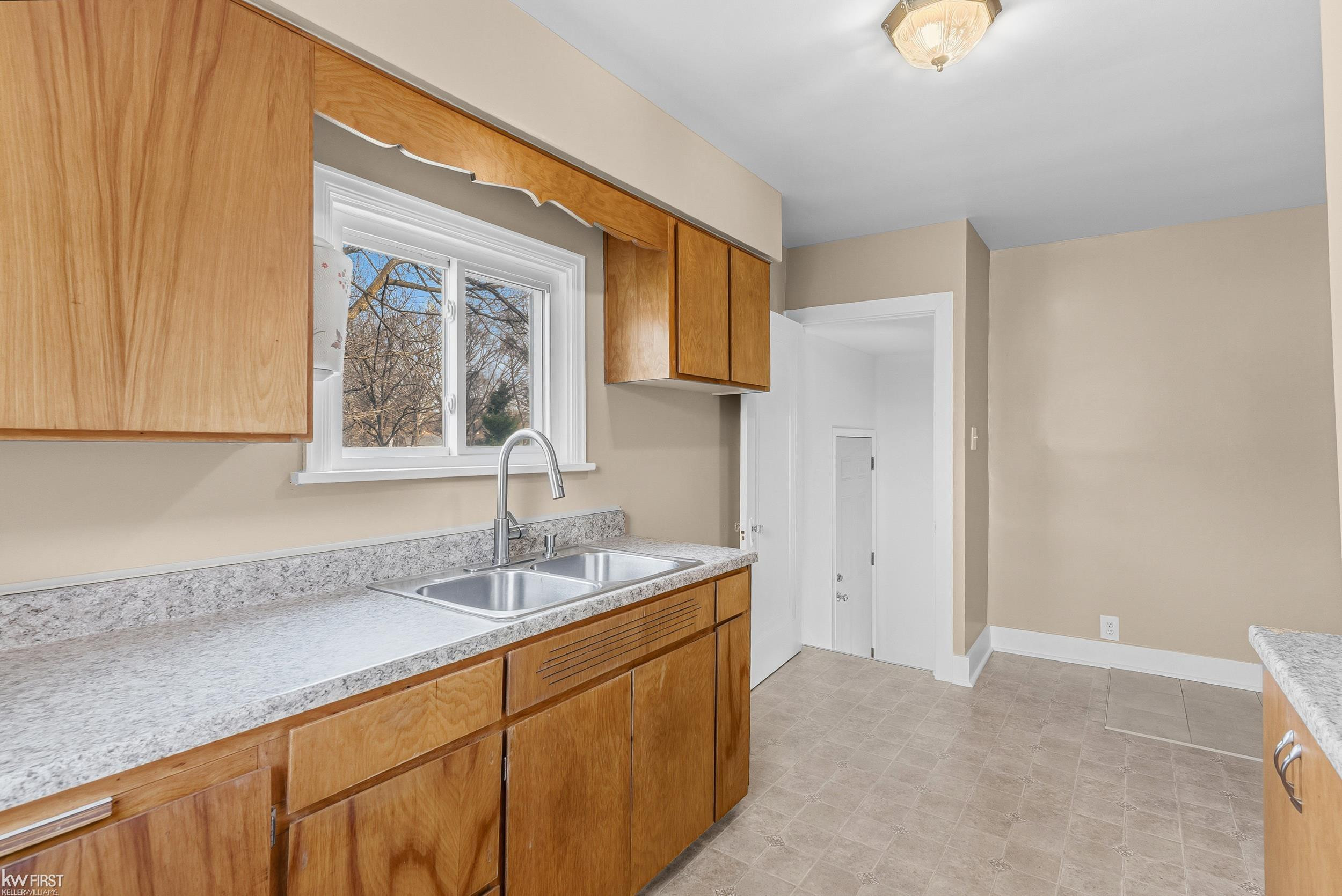5113 Richfield Road, Flint, MI 48506 — Photo 5