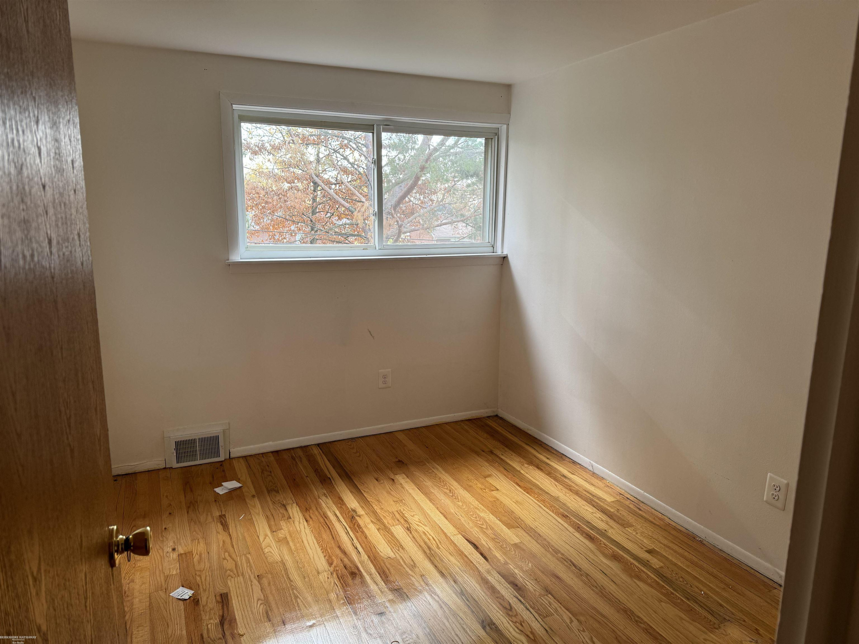 8734 Sterling Street, Center Line, MI 48015 — Photo 6