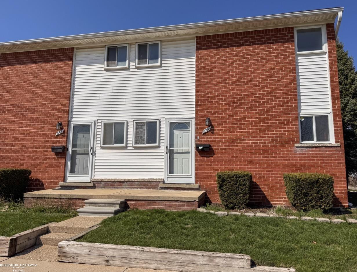 8764 Kaltz Avenue, Center Line, MI 48015