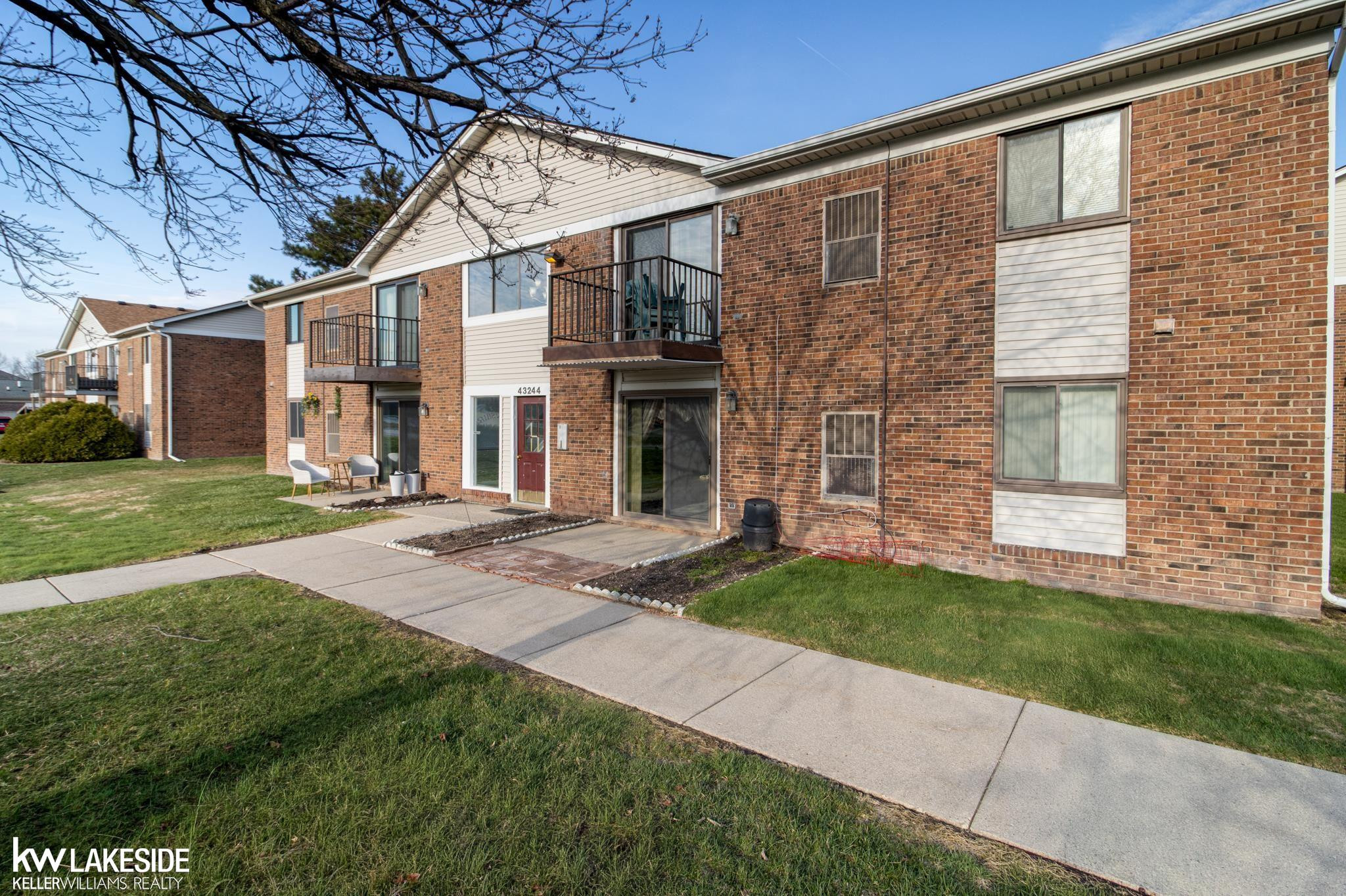 43244 Mound Road, 108, Sterling Heights, MI 48314 — Photo 2