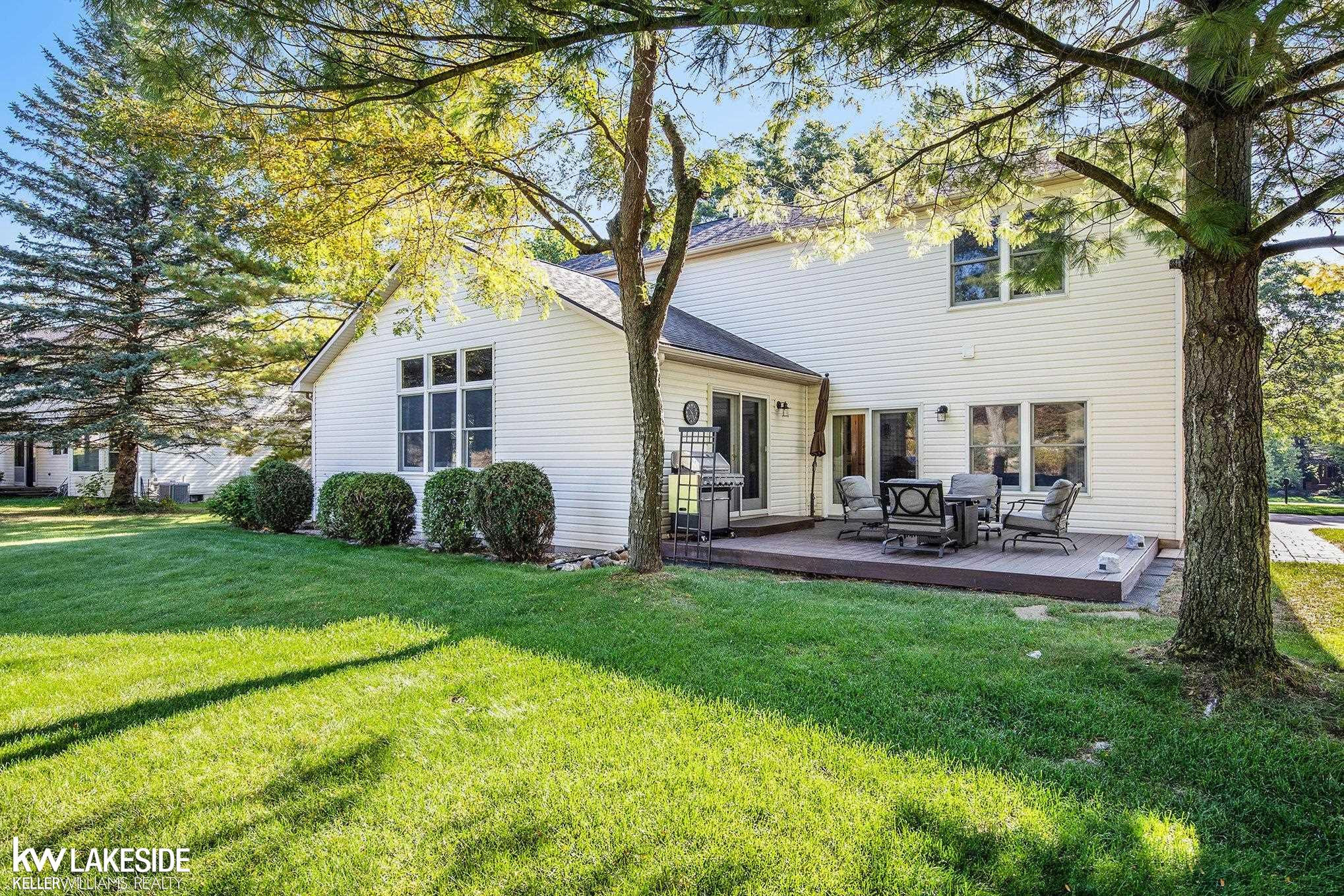2646 Correll Drive, Lake Orion, MI — Photo 2