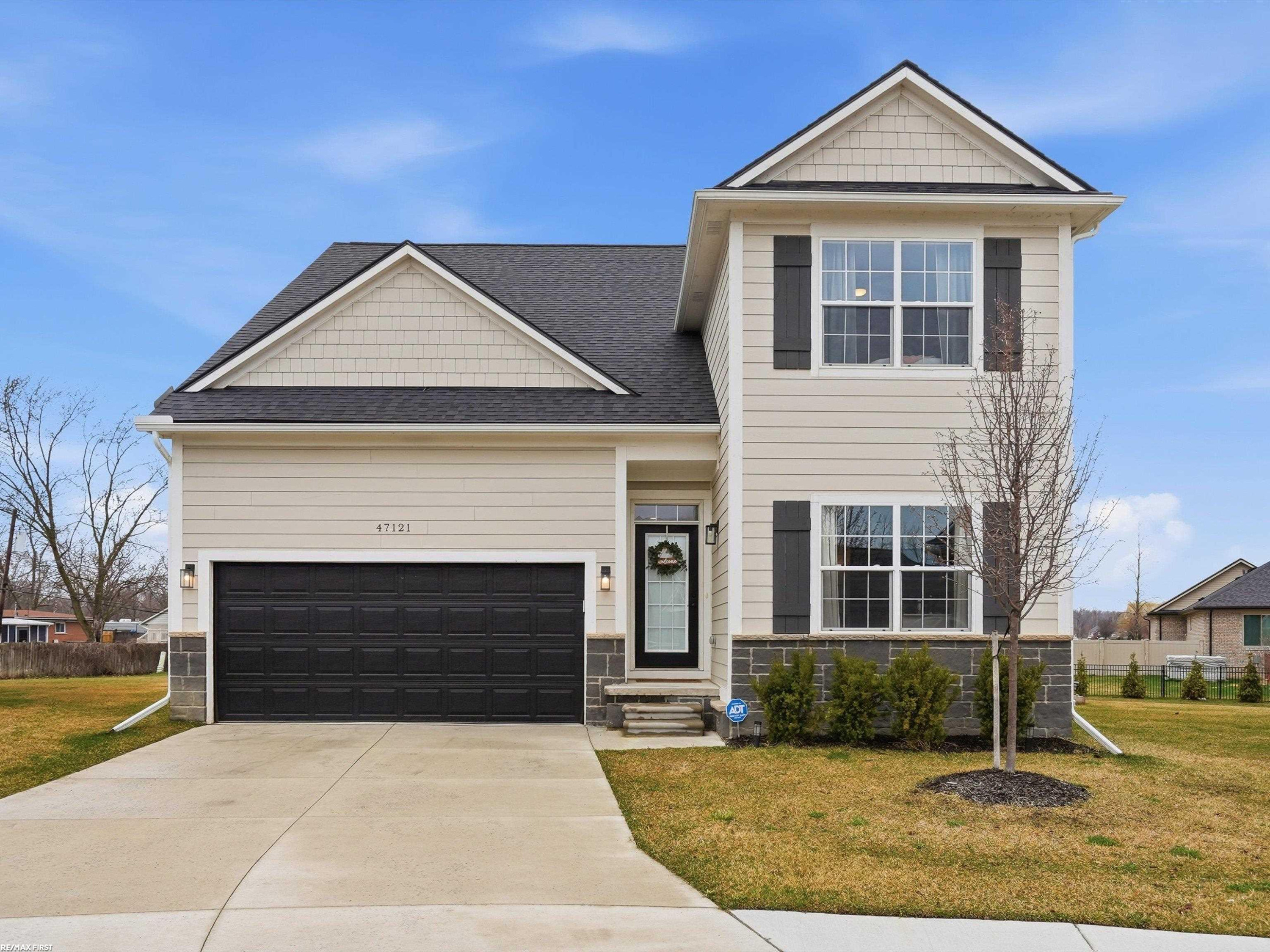 47121 Rosa Court, New Baltimore, MI 48047 — Photo 2