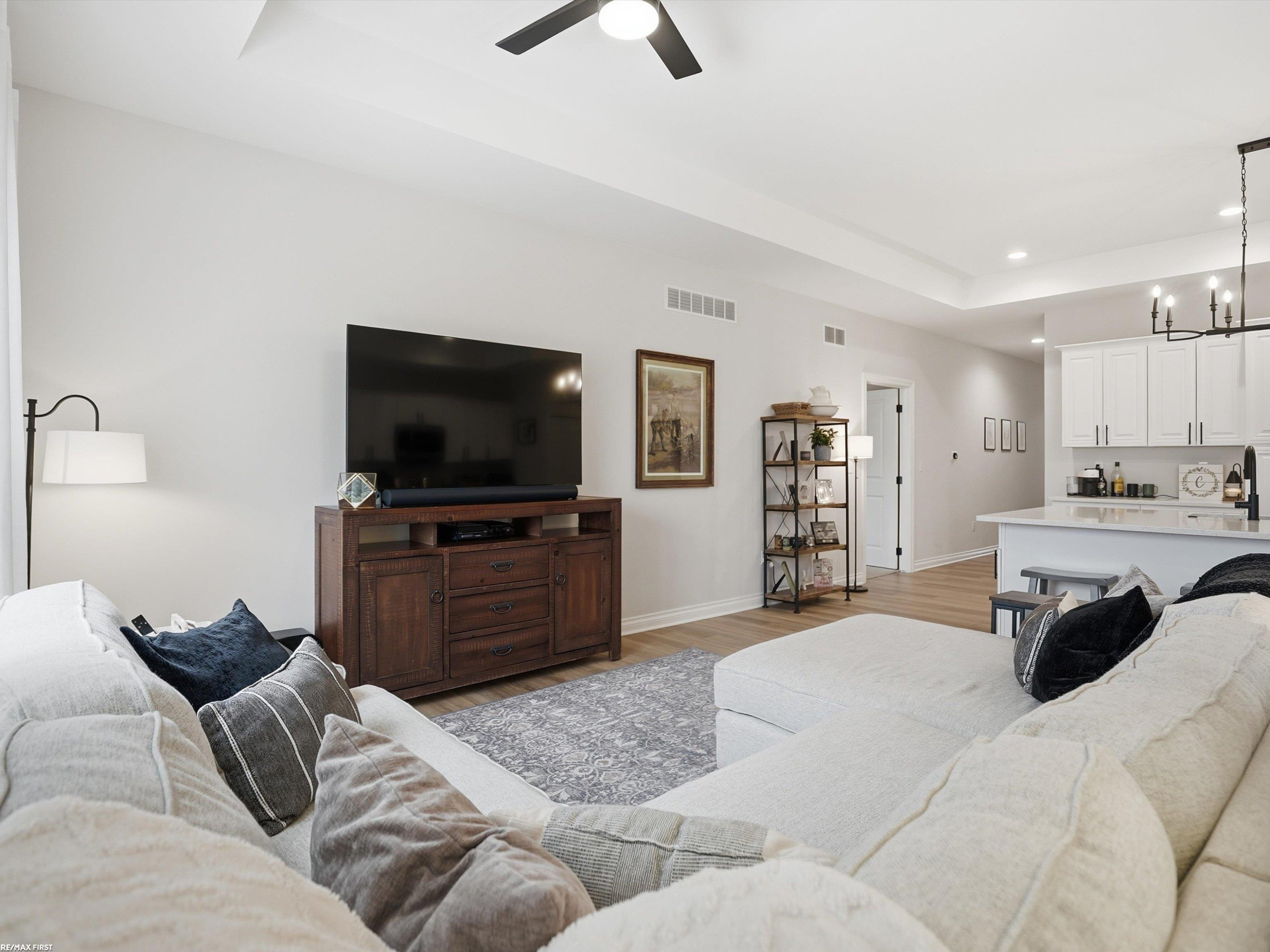 47121 Rosa Court, New Baltimore, MI 48047 — Photo 12