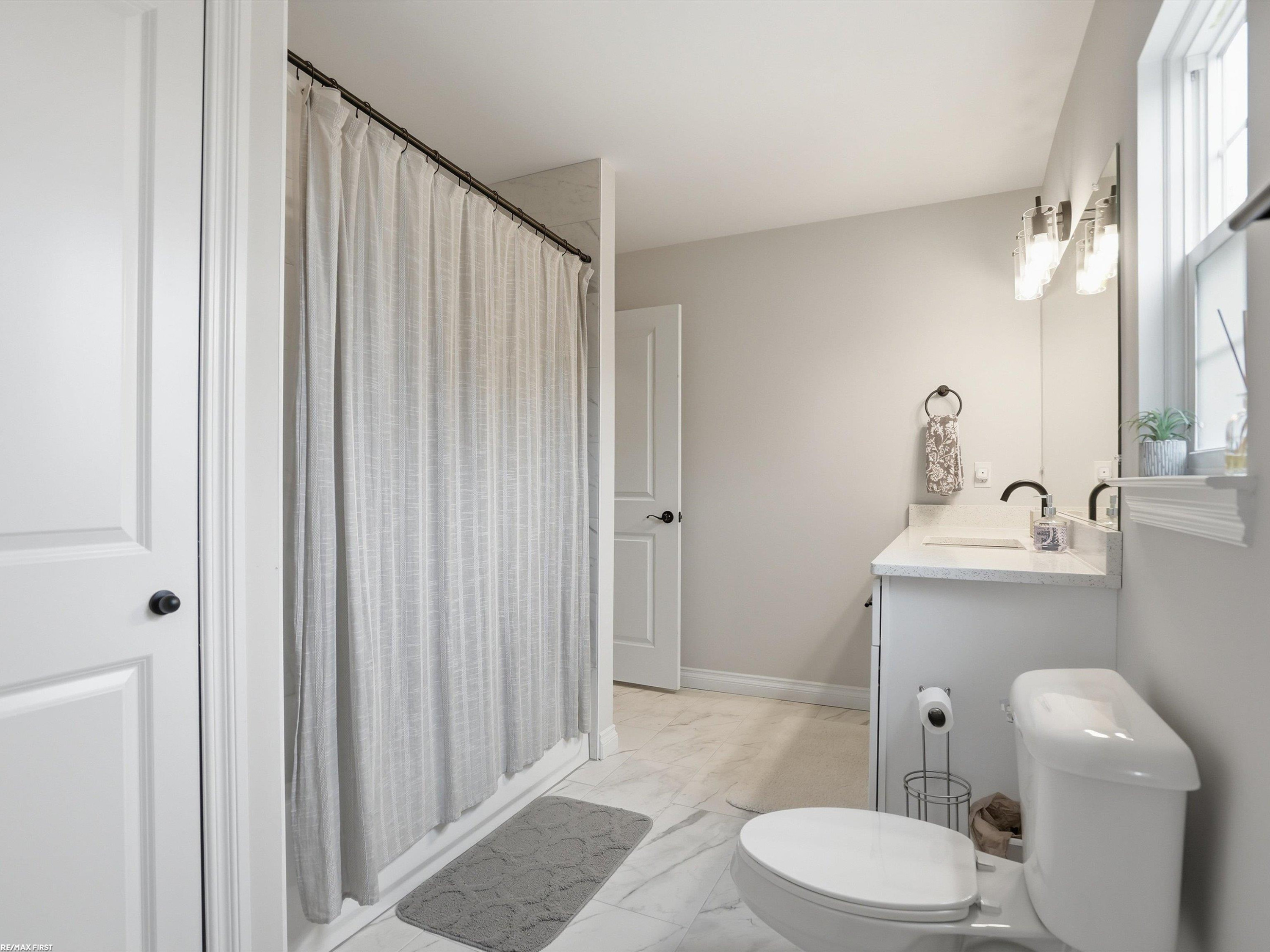47121 Rosa Court, New Baltimore, MI 48047 — Photo 37