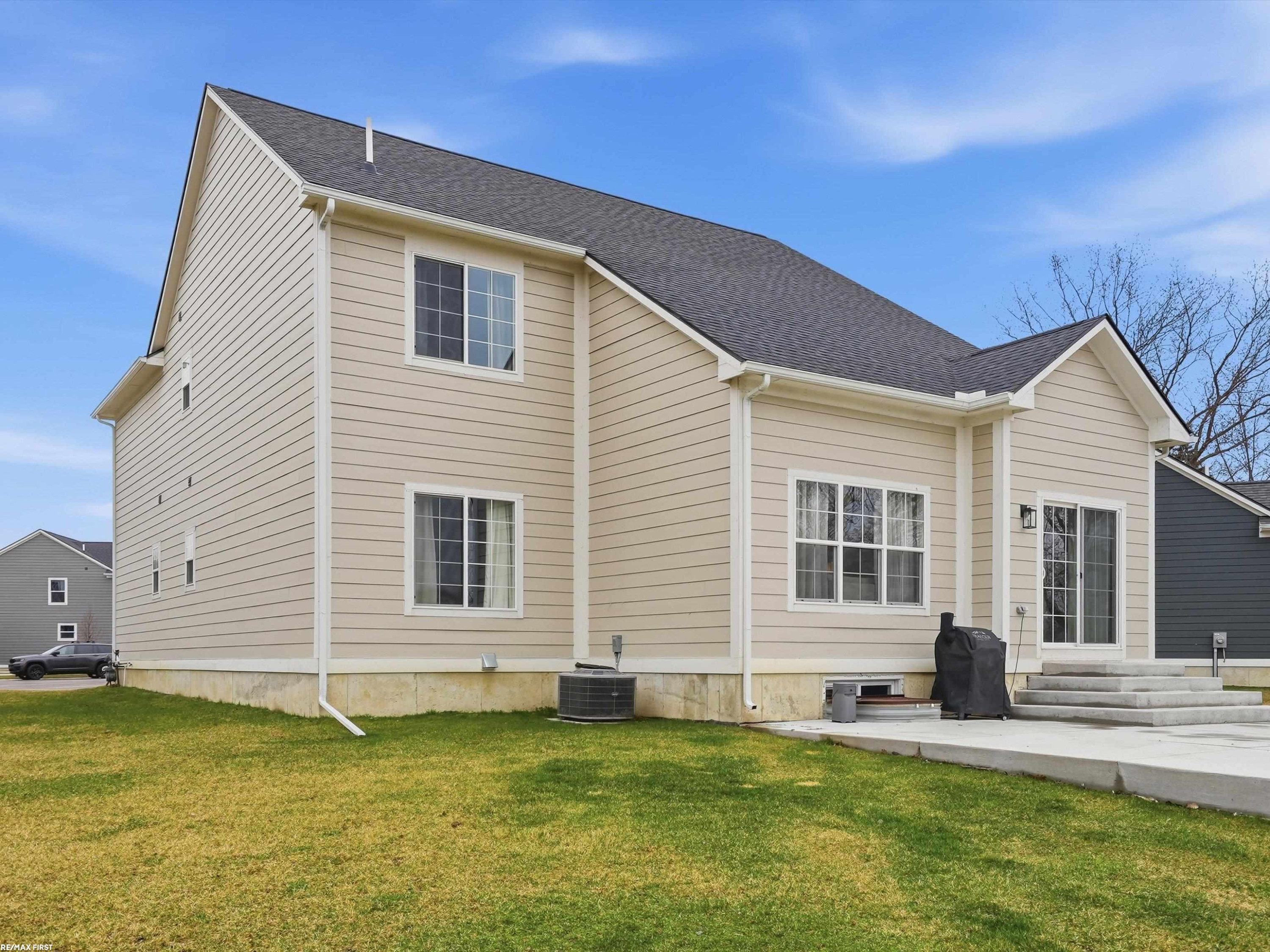 47121 Rosa Court, New Baltimore, MI 48047 — Photo 47