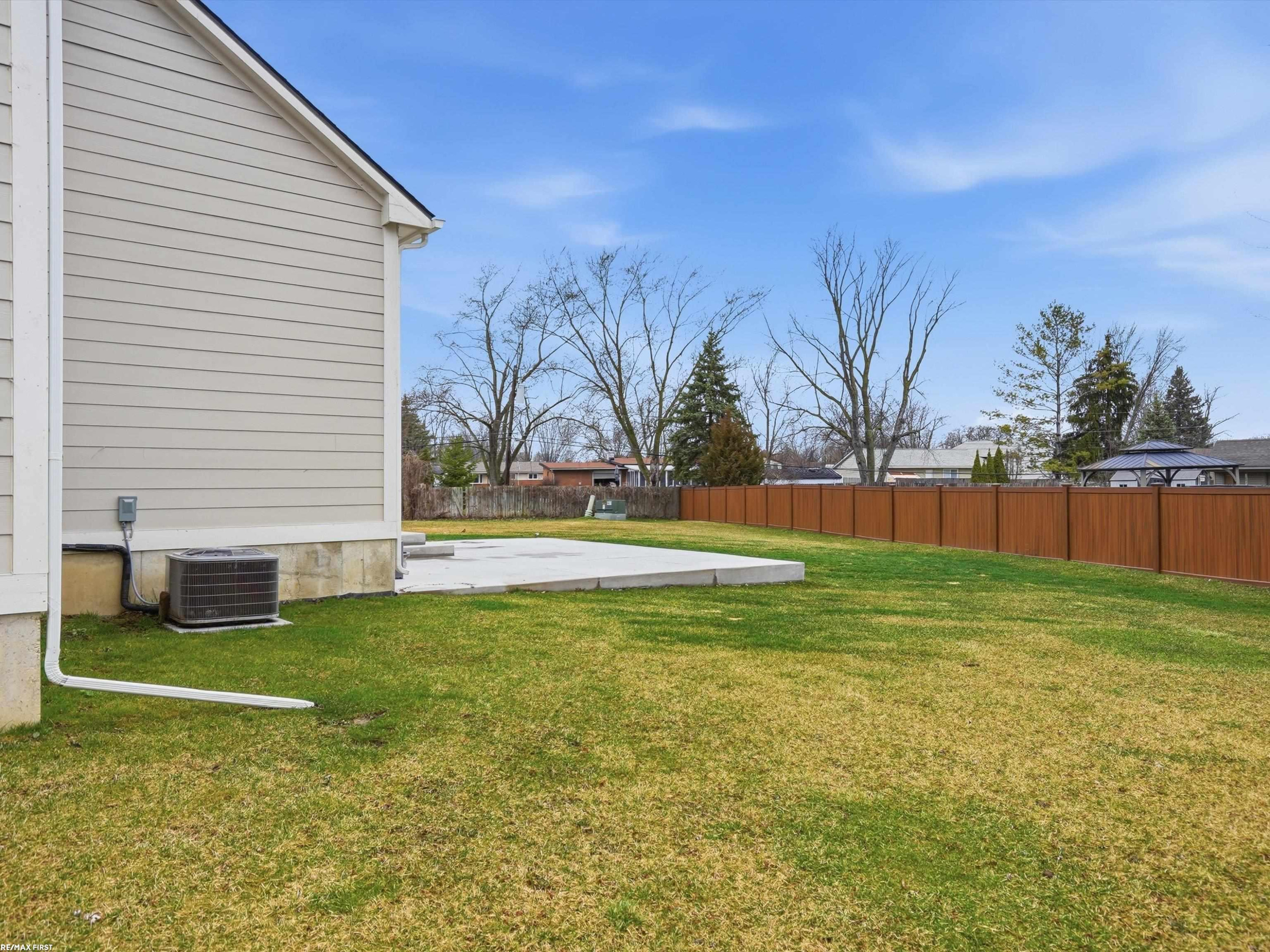 47121 Rosa Court, New Baltimore, MI 48047 — Photo 50