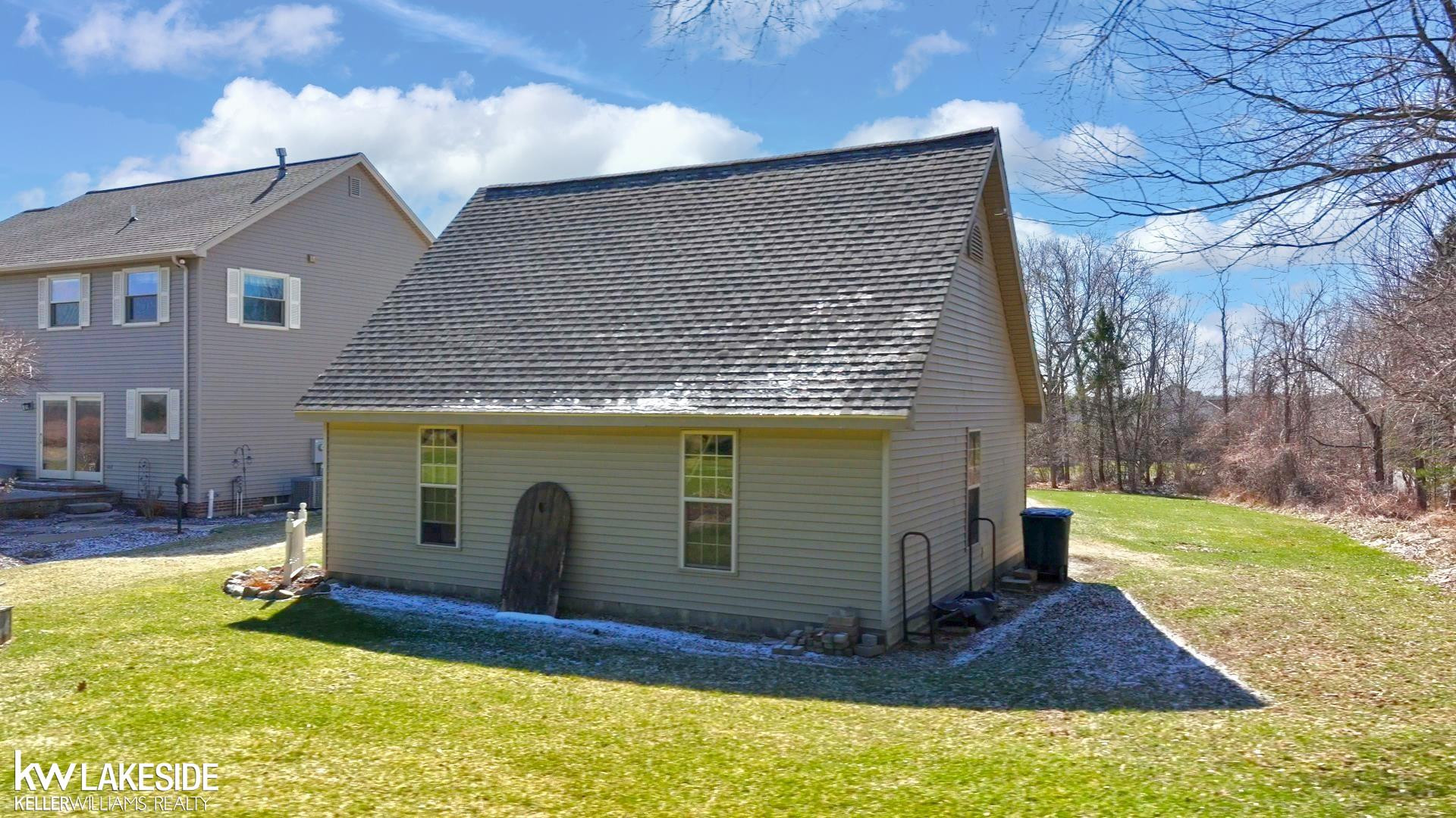 1201 Yule Drive, Leonard, MI 48367 — Photo 29