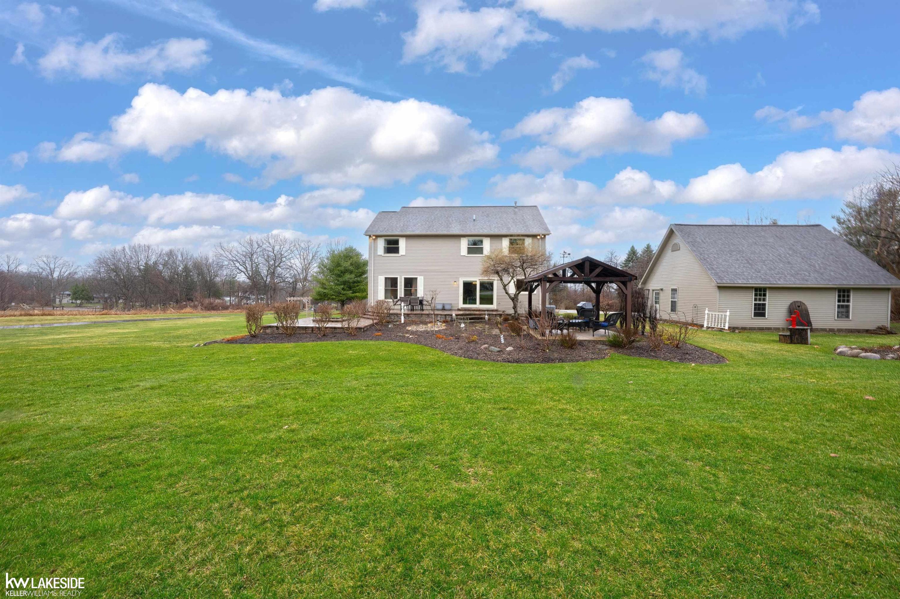 1201 Yule Drive, Leonard, MI 48367 — Photo 37