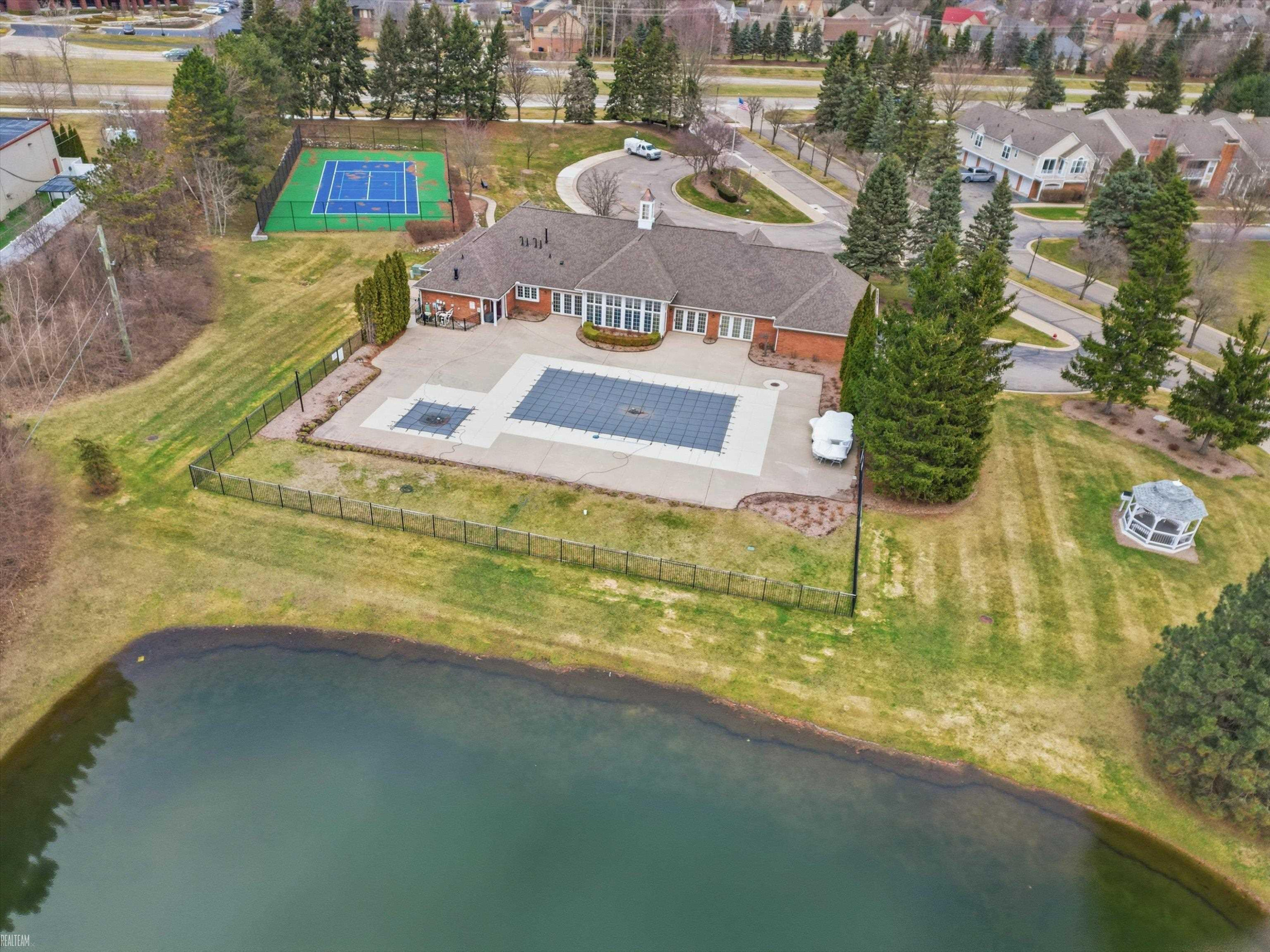 56711 Scotland Boulevard, Shelby Twp, MI 48316 — Photo 6