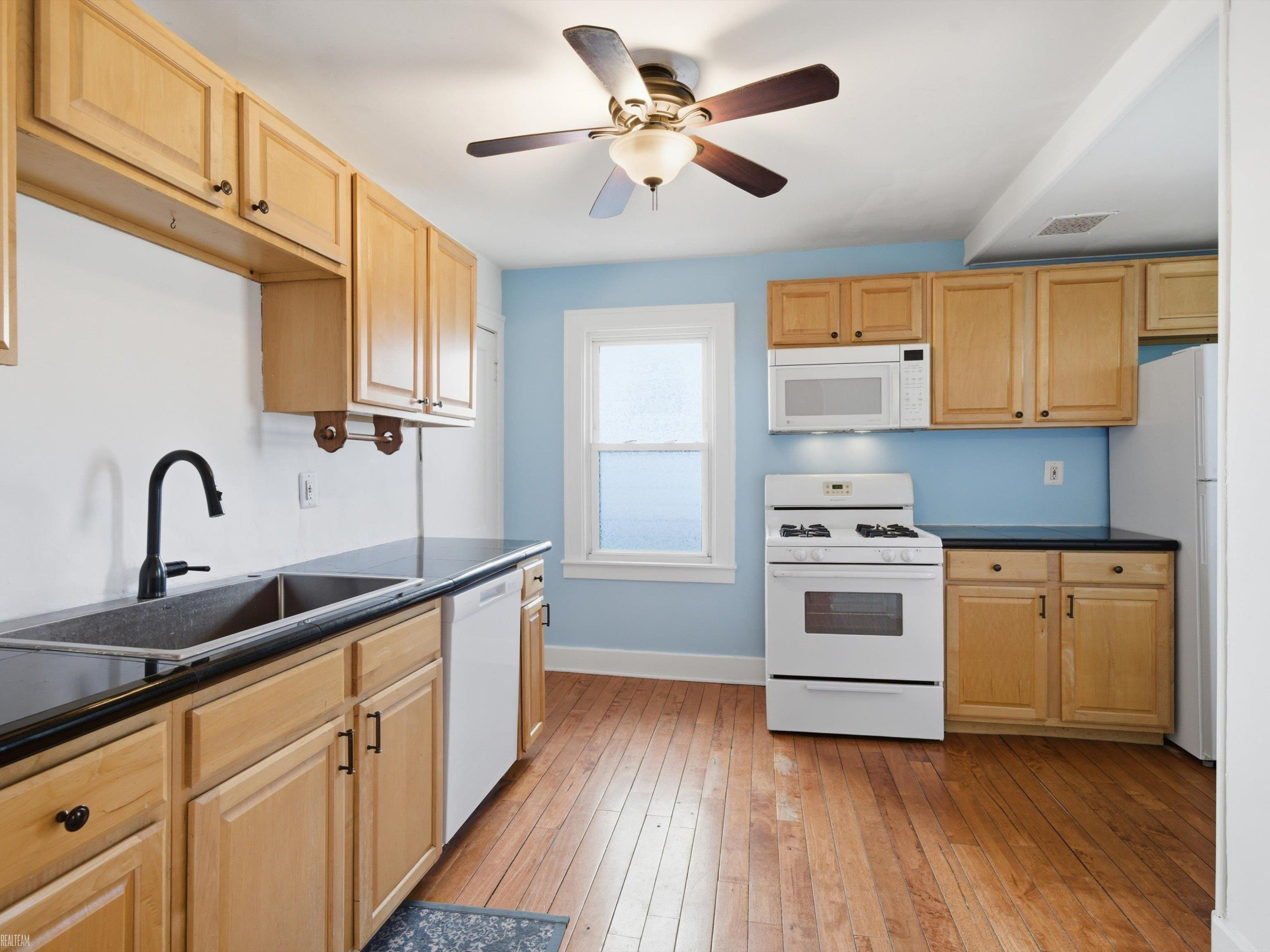 85 E Kalama Avenue, Madison Heights, MI 48071 — Photo 8