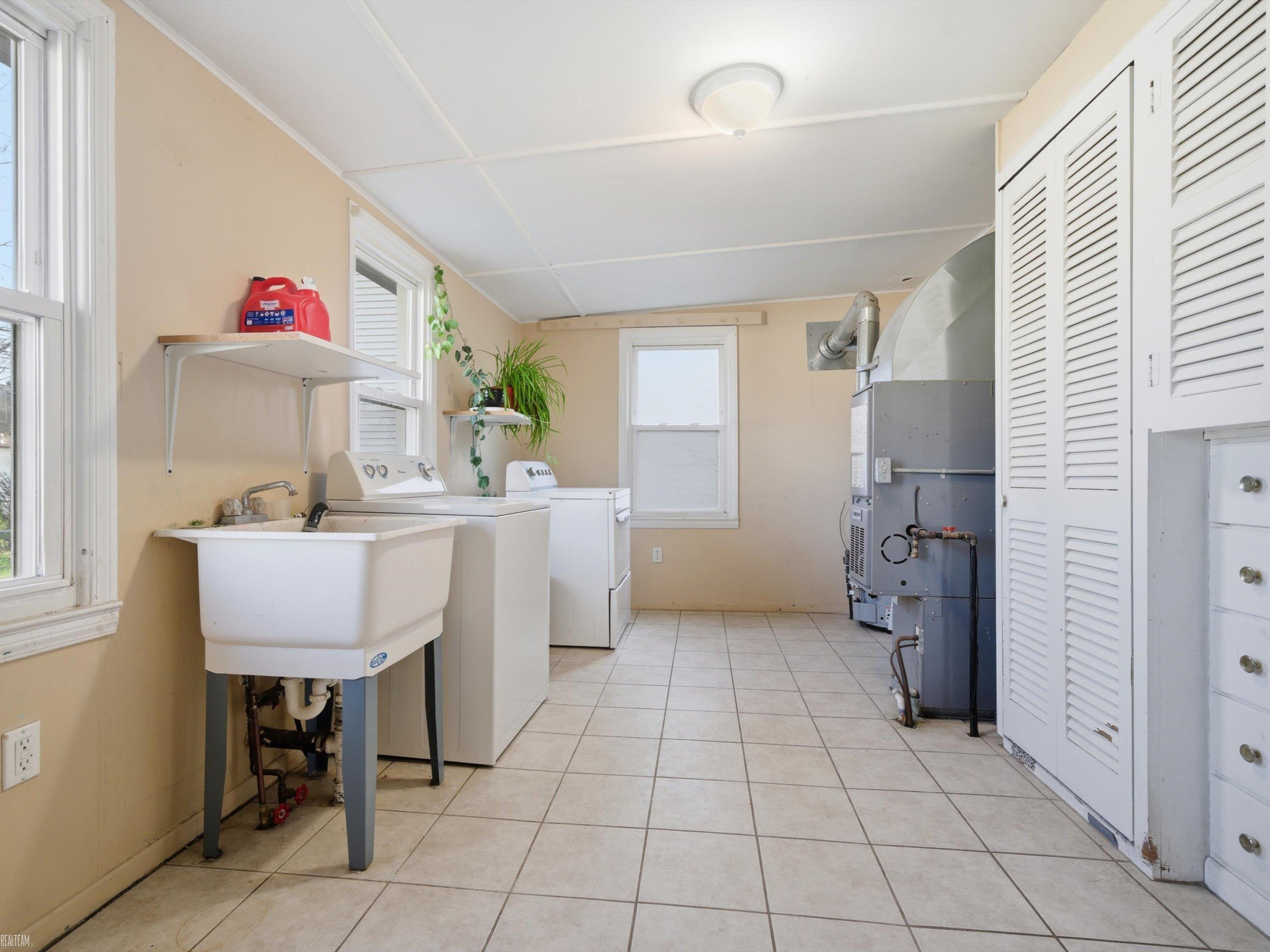 85 E Kalama Avenue, Madison Heights, MI 48071 — Photo 11